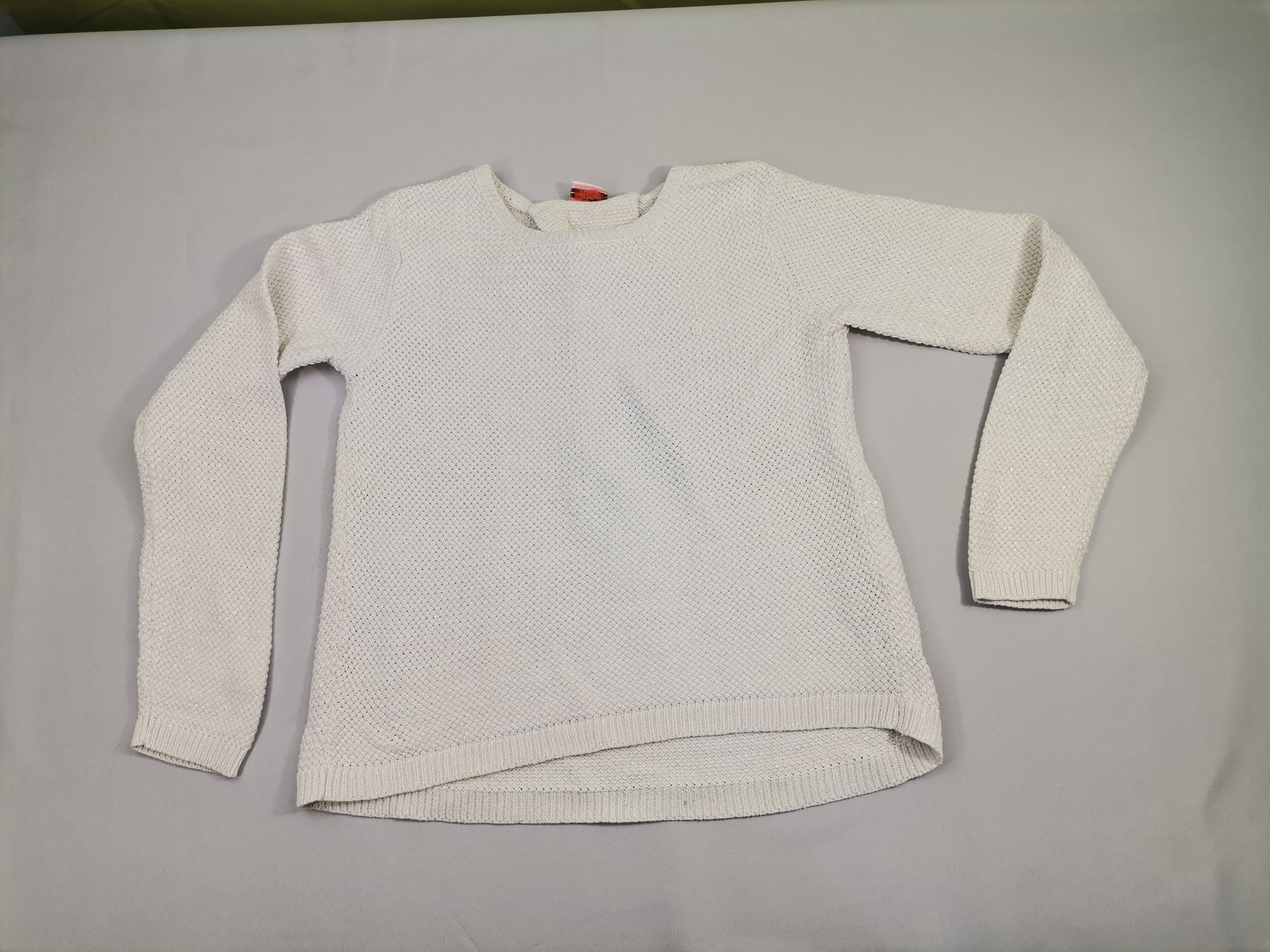 Pull maille blanc pailleté dos retroussé - bouton avant
