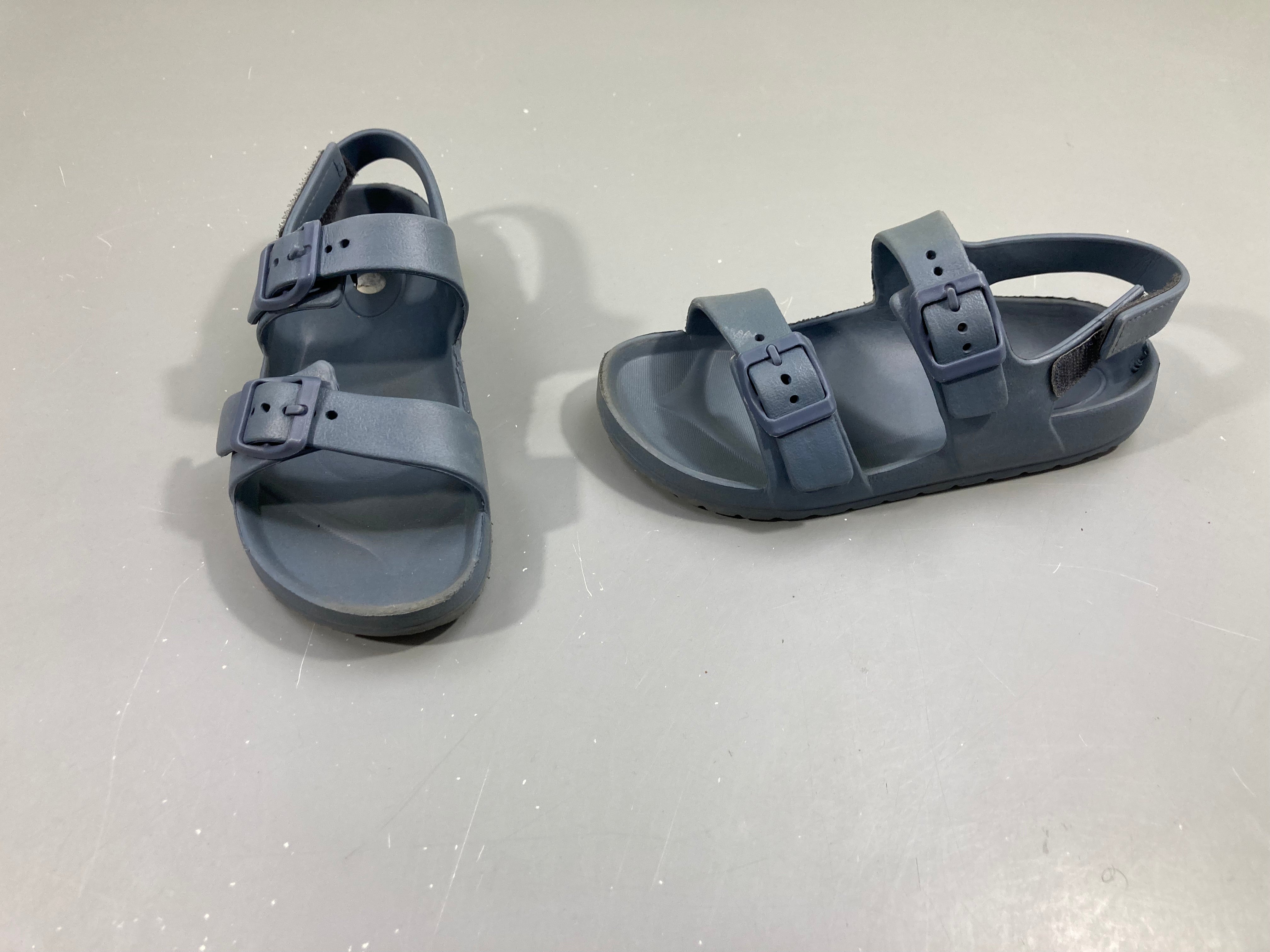 Sandales bleues pour l'eau