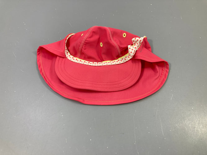 Casquette matière maillot rose , bande blanche à pois rose, long à l'arrière pour protégéer la nuque, 47cm, moins cher chez Petit Kiwi