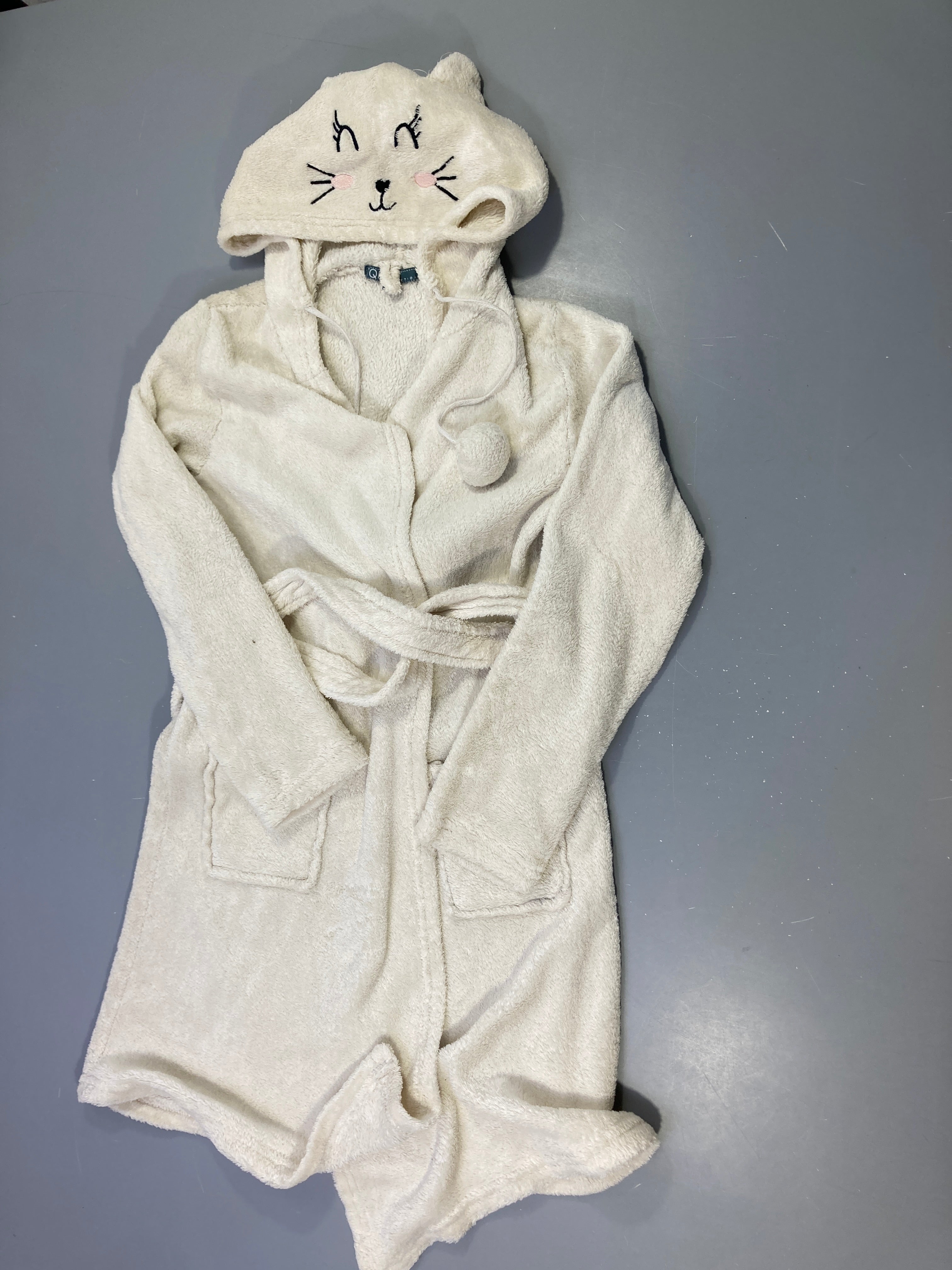 Peignoir velours blanc grisé capuche chat
