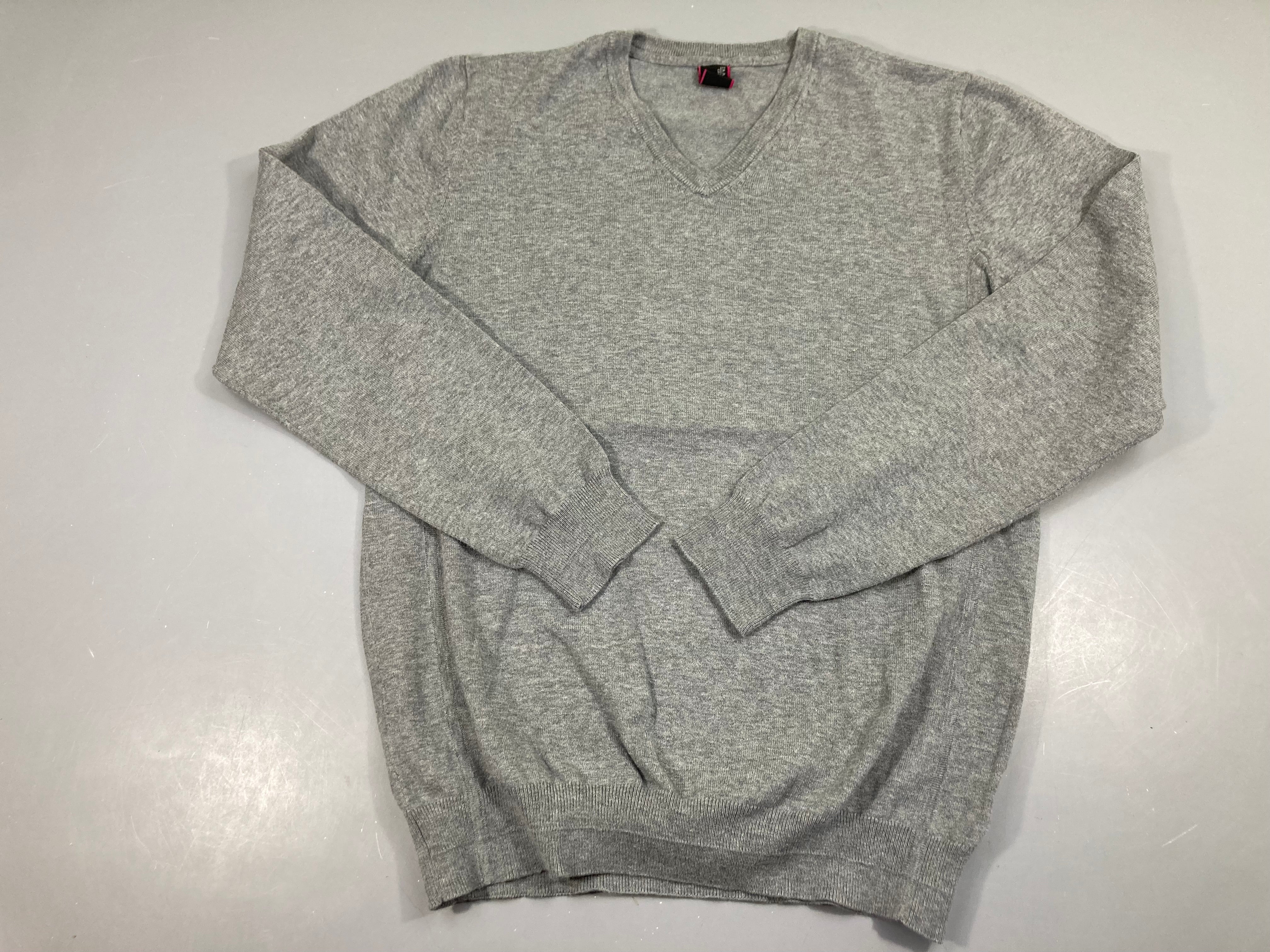 Pull col V gris