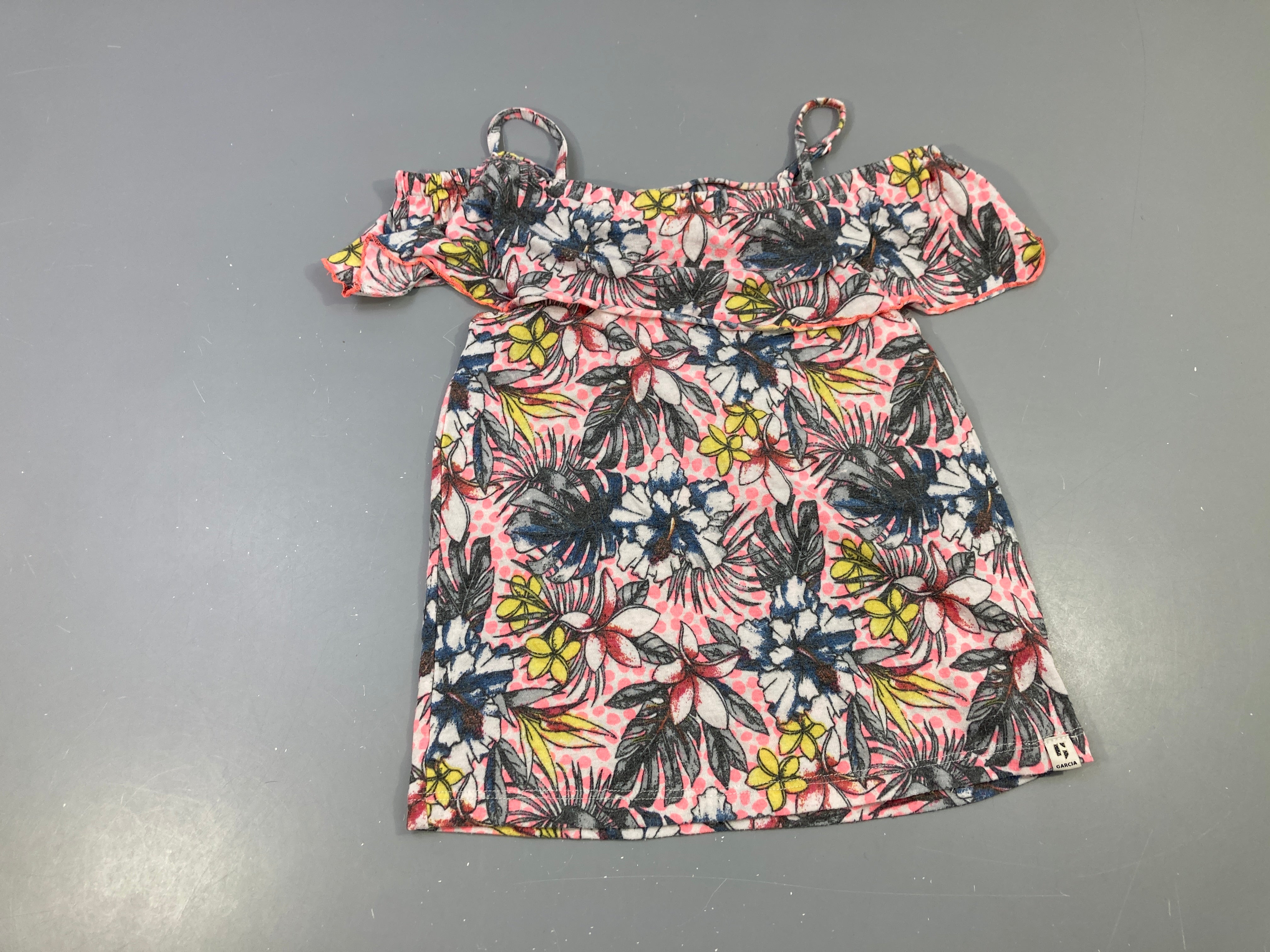 T-shirt m.c blanc fleurs rose/jaune épaules dénudées, bouloché