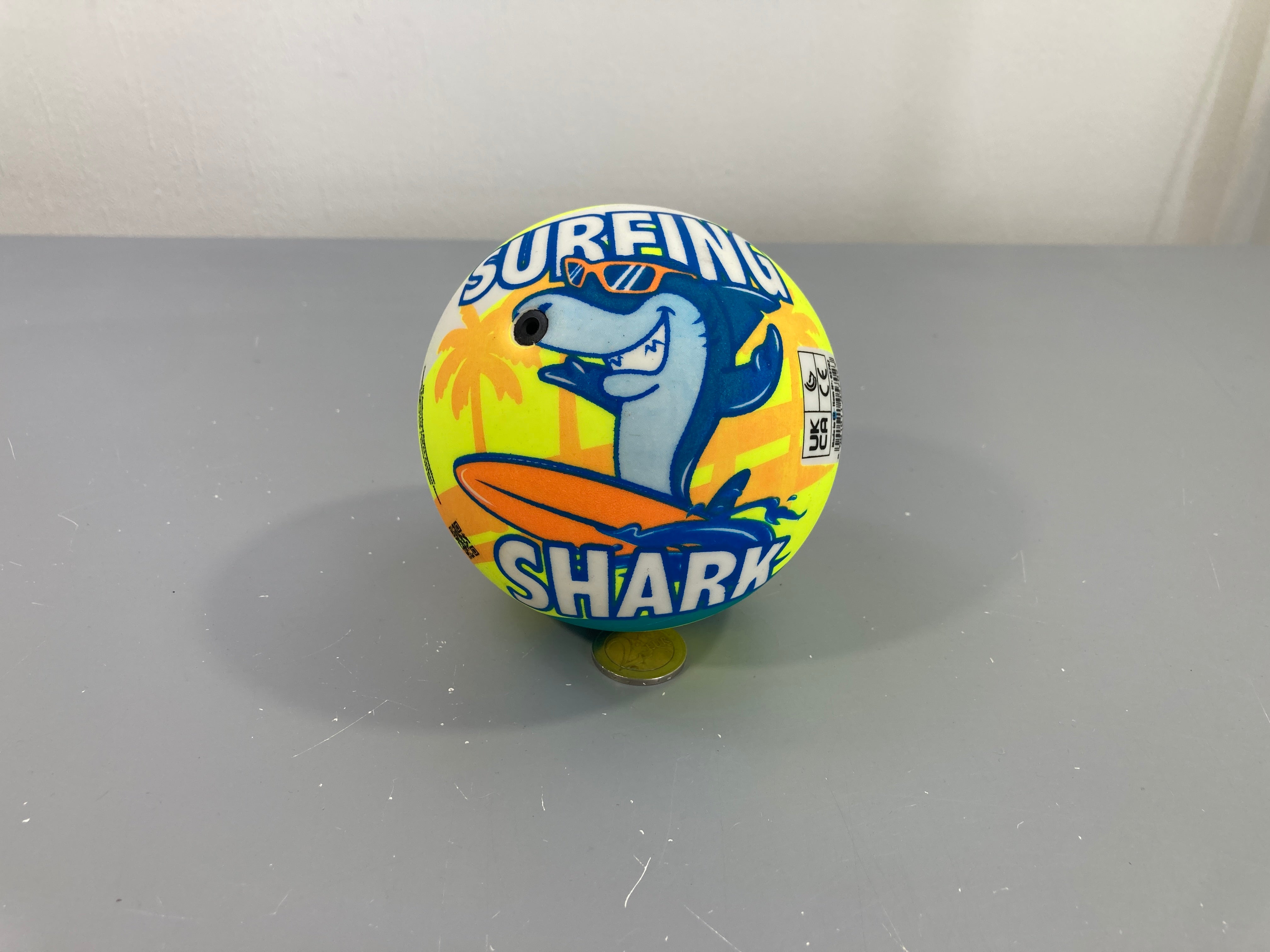 Petite balle Surfing Shark