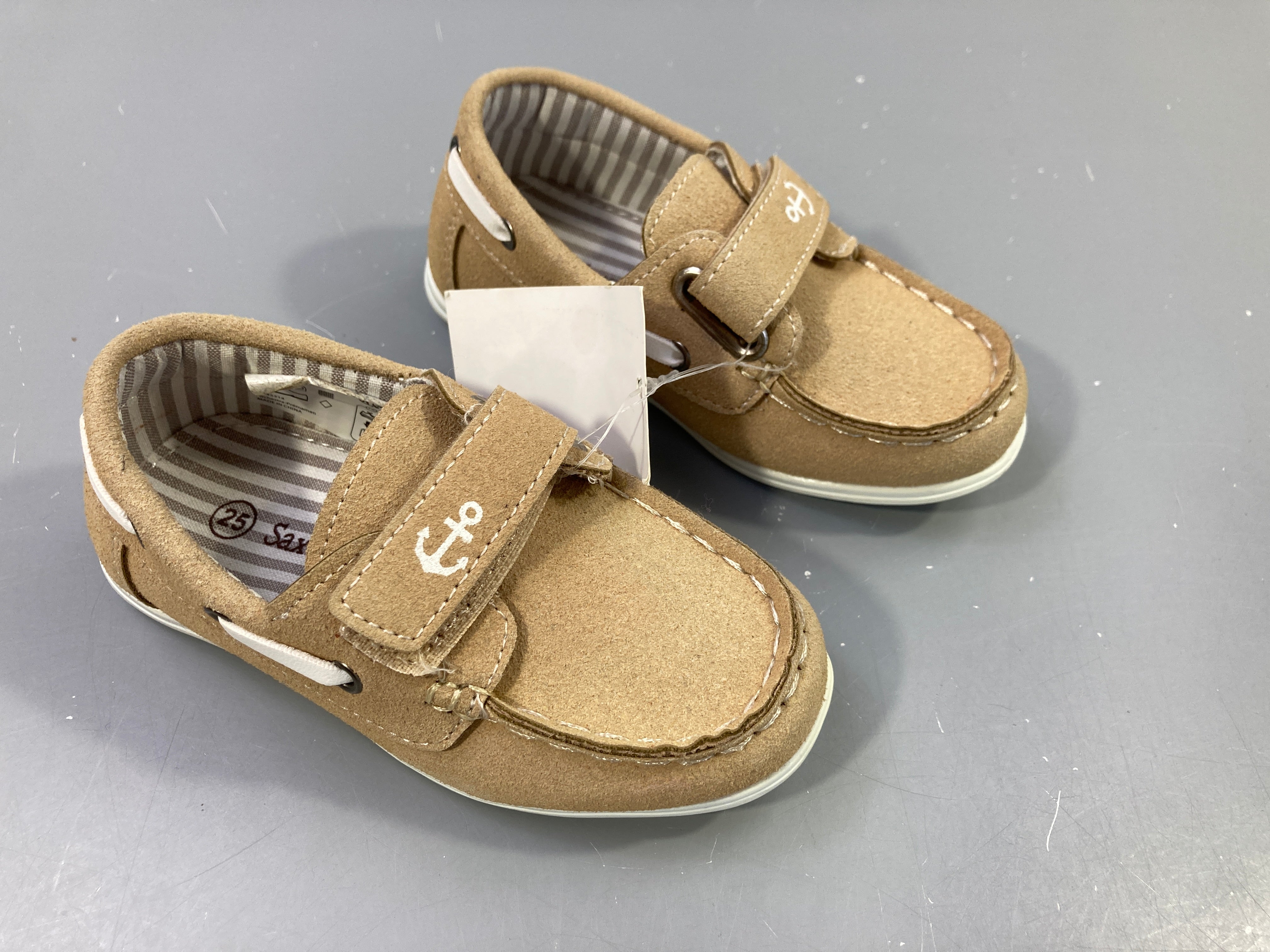 Neuf-Baskets basses style bateau imitation daim beige Ancre