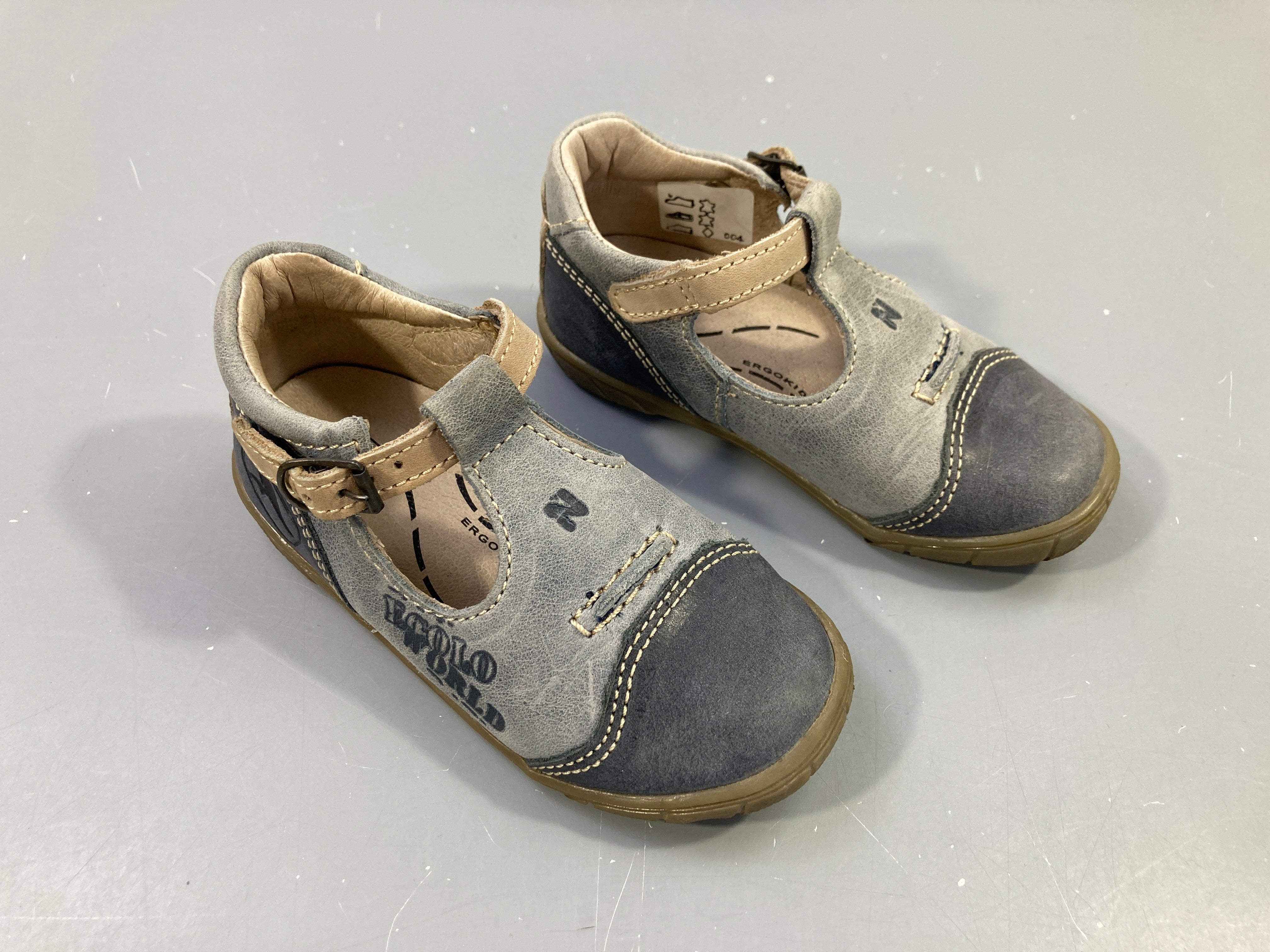 Sandales fermées bleu-gris N