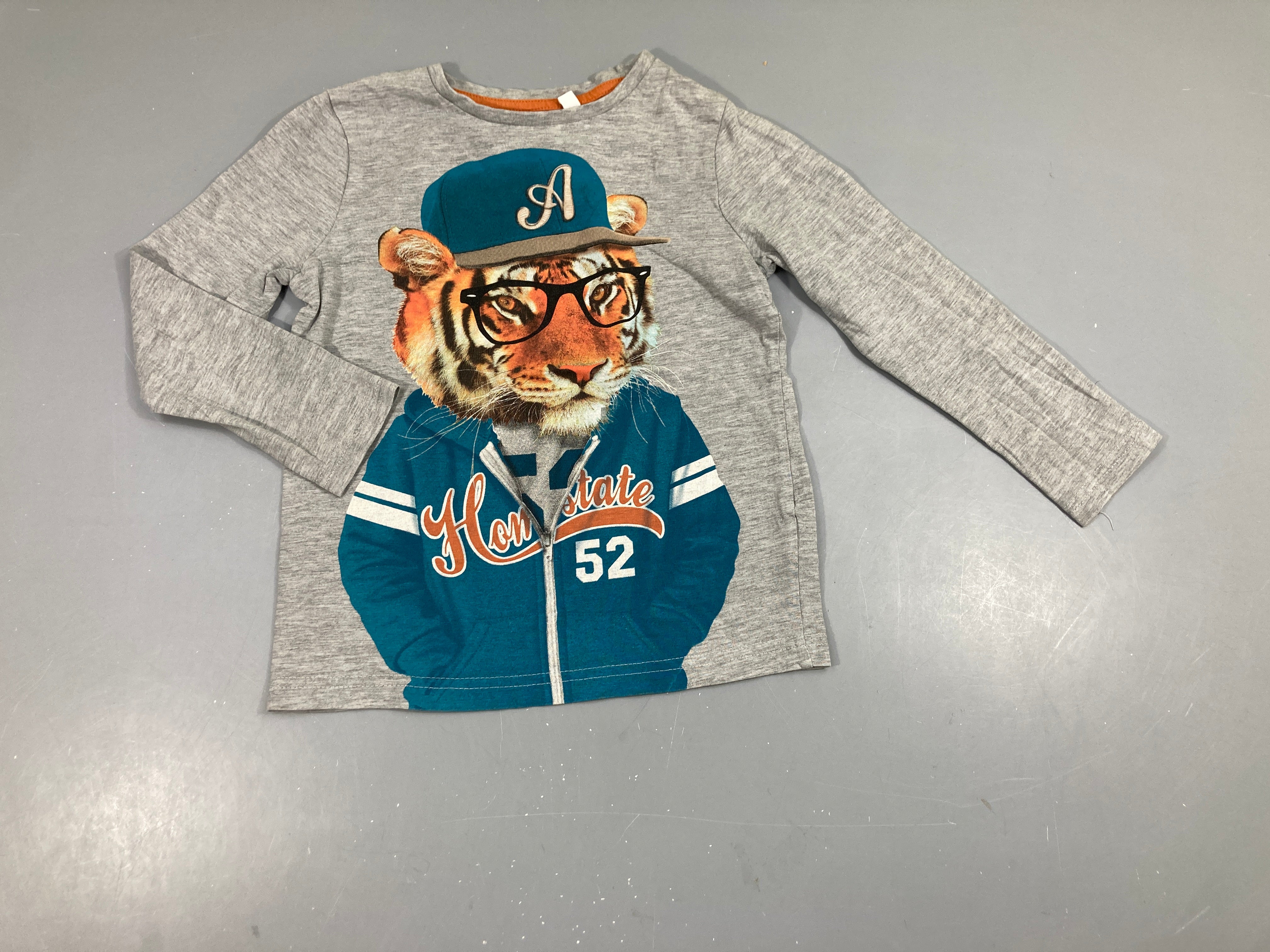 T-shirt m.l gris Tigre casquette