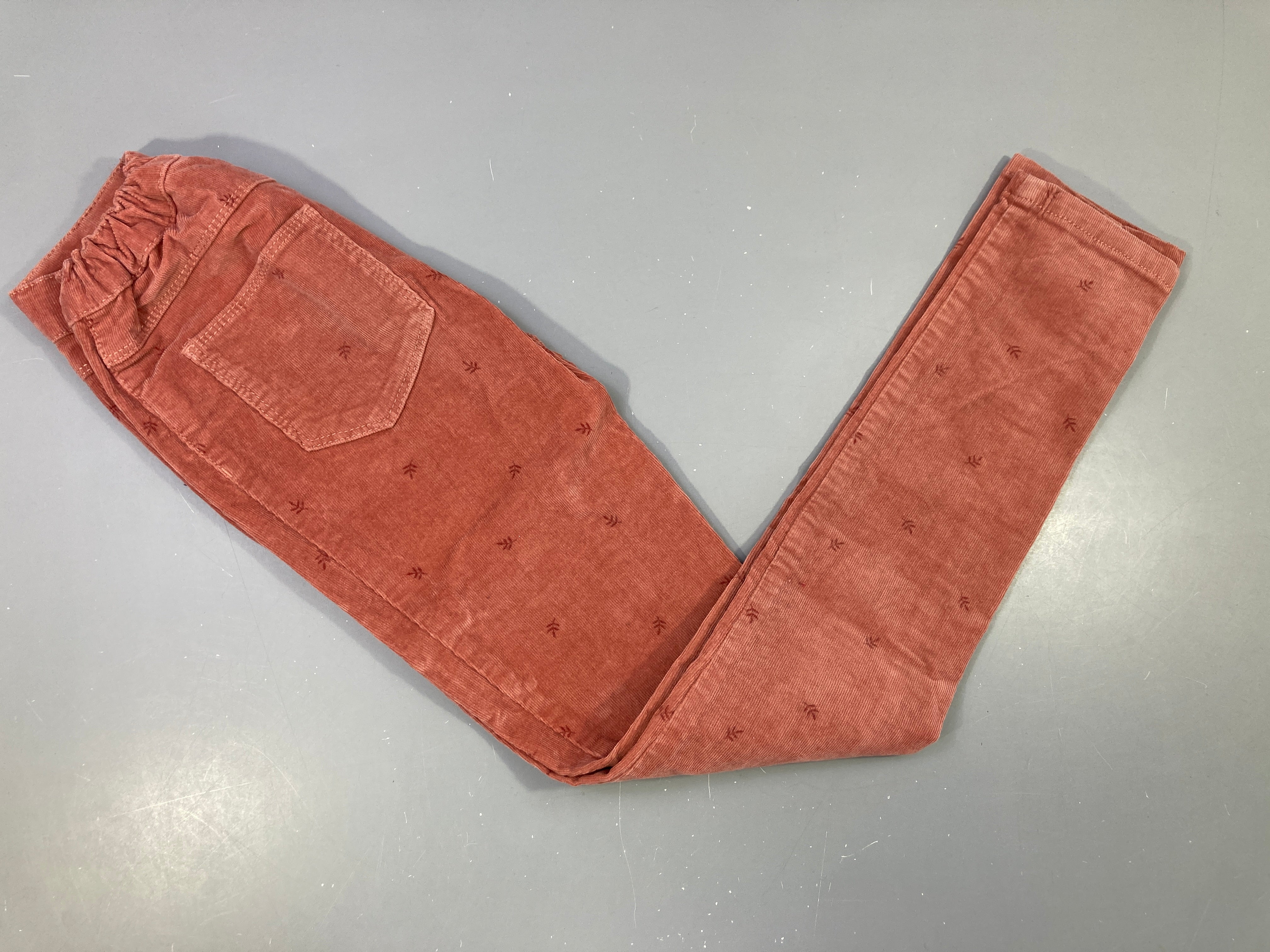 Pantalon velours côtelé rose feuilles