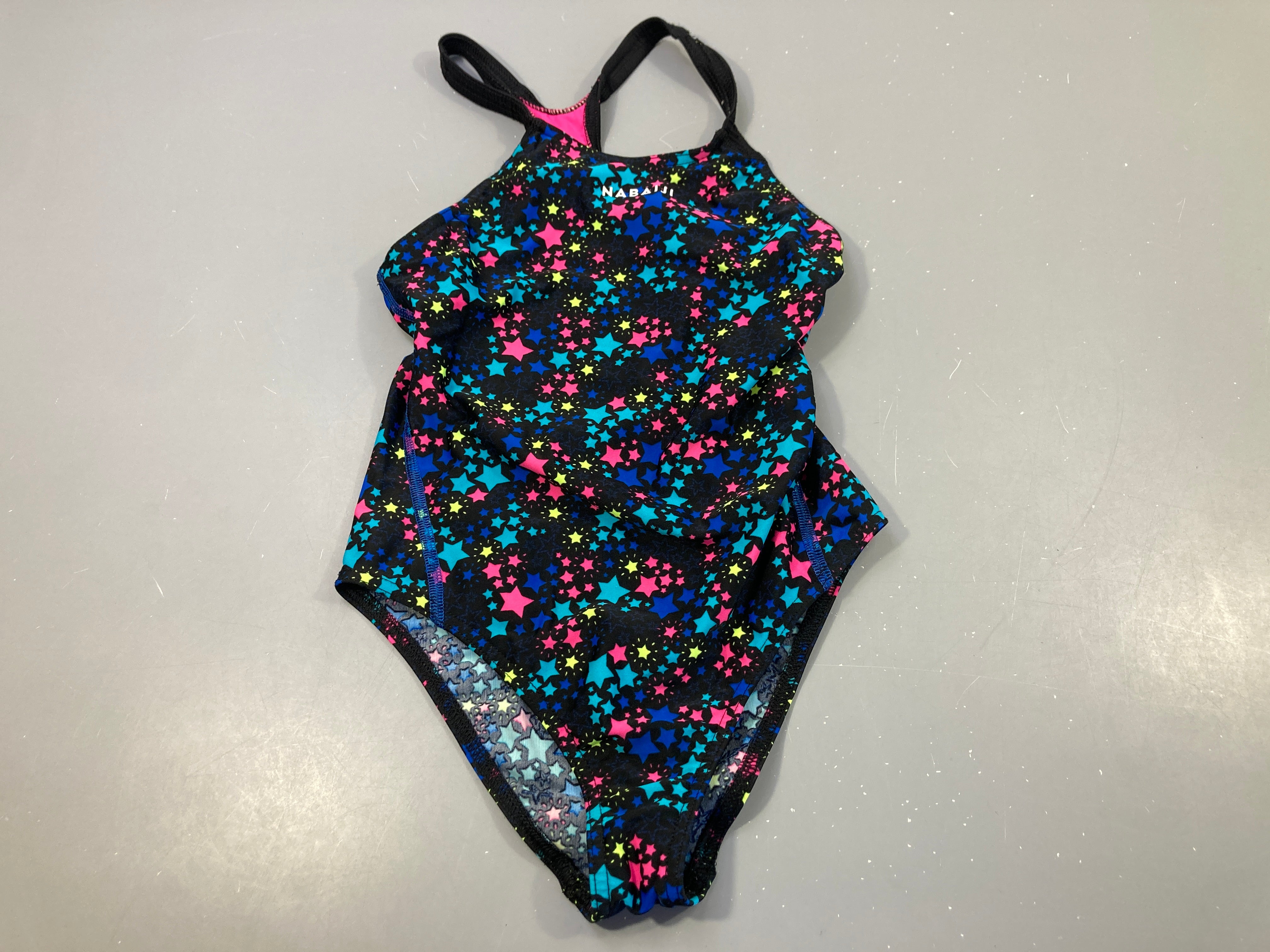 Maillot noir , étoiles fluo