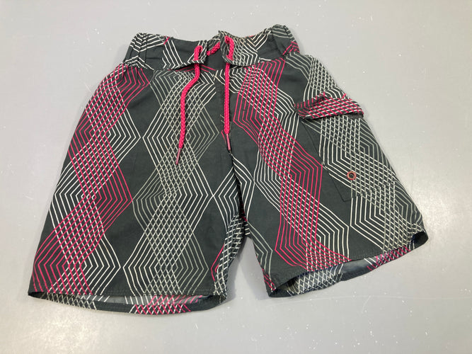 Maillot short gris motifs géométriques blanc et rose, moins cher chez Petit Kiwi