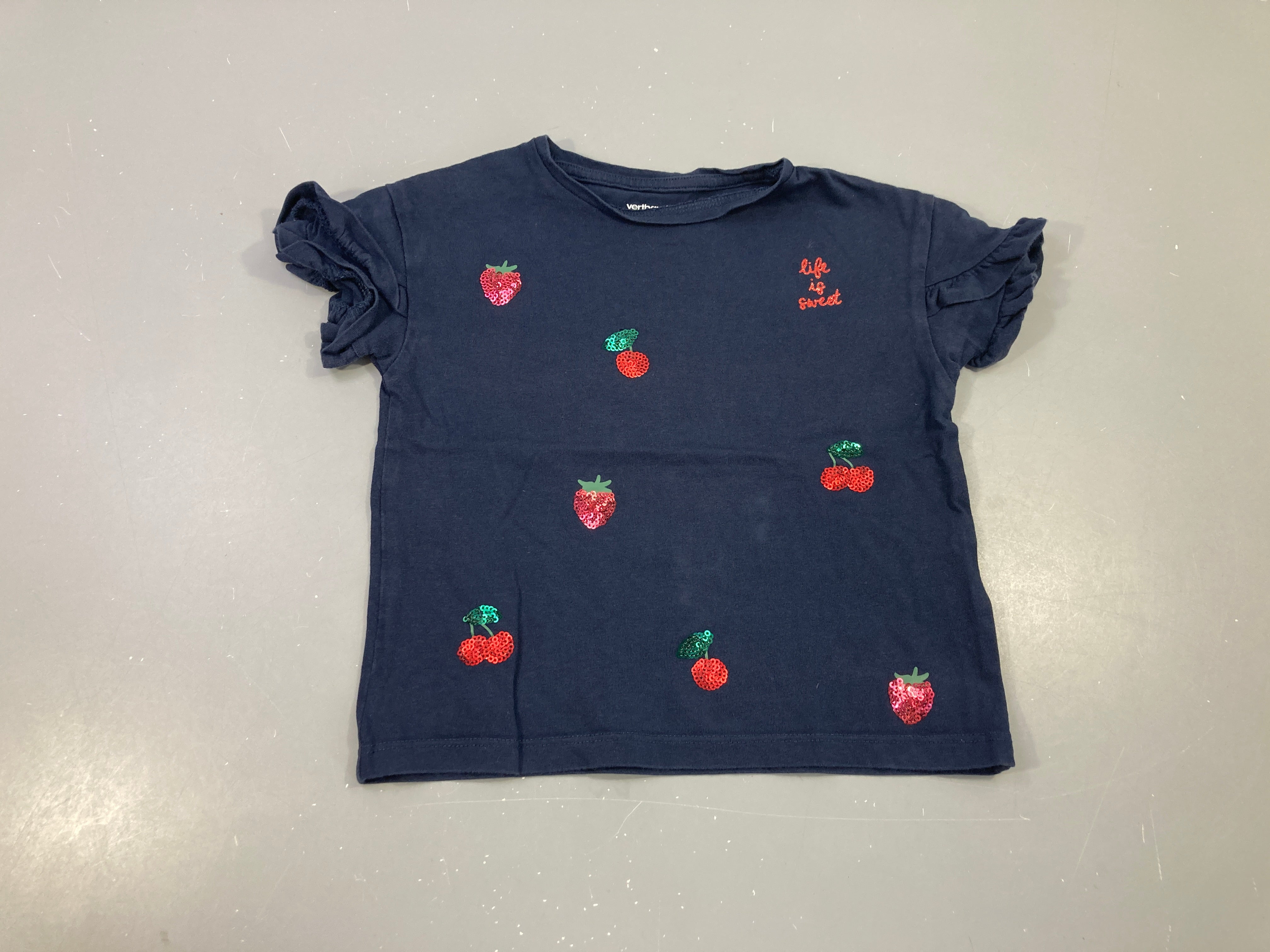 T-shirt m.c bleu foncé fraises sequins