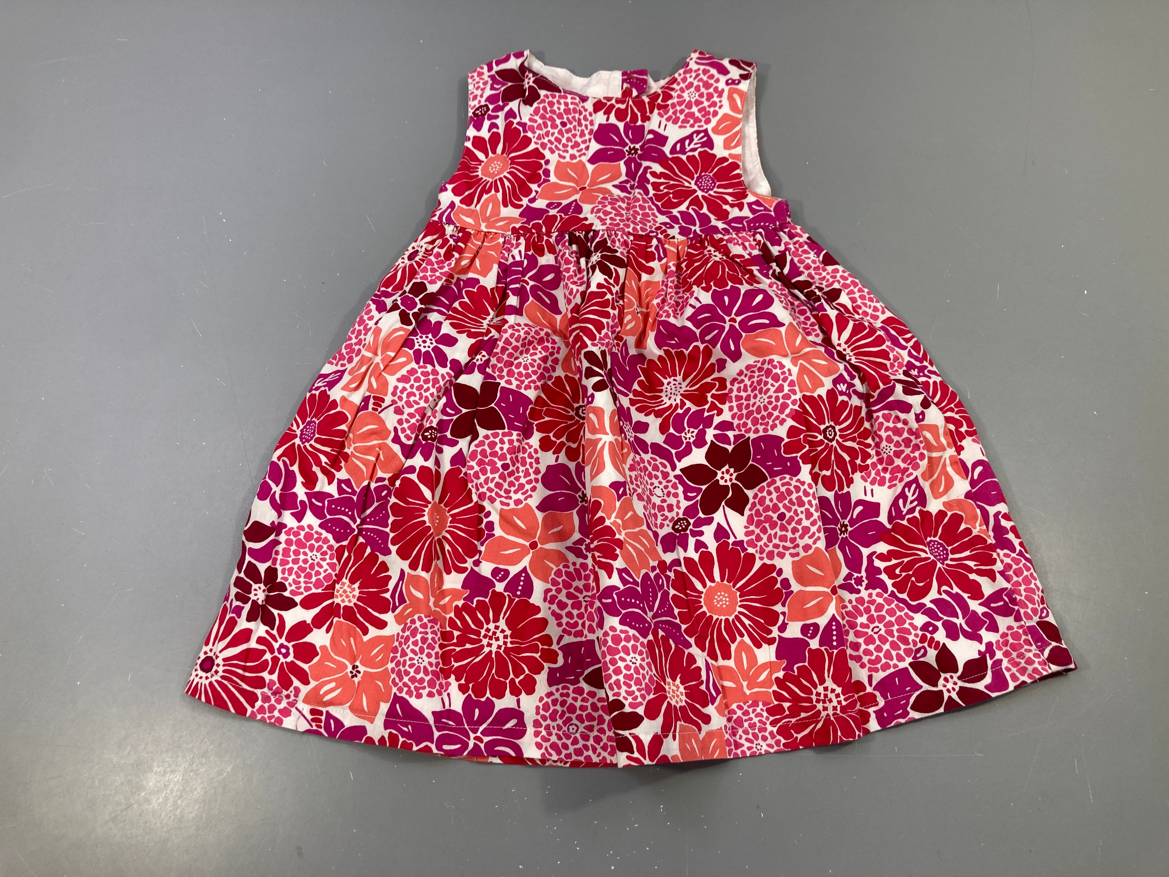 Robe s.m blanche fleurs rouge/rose, dos ouvert