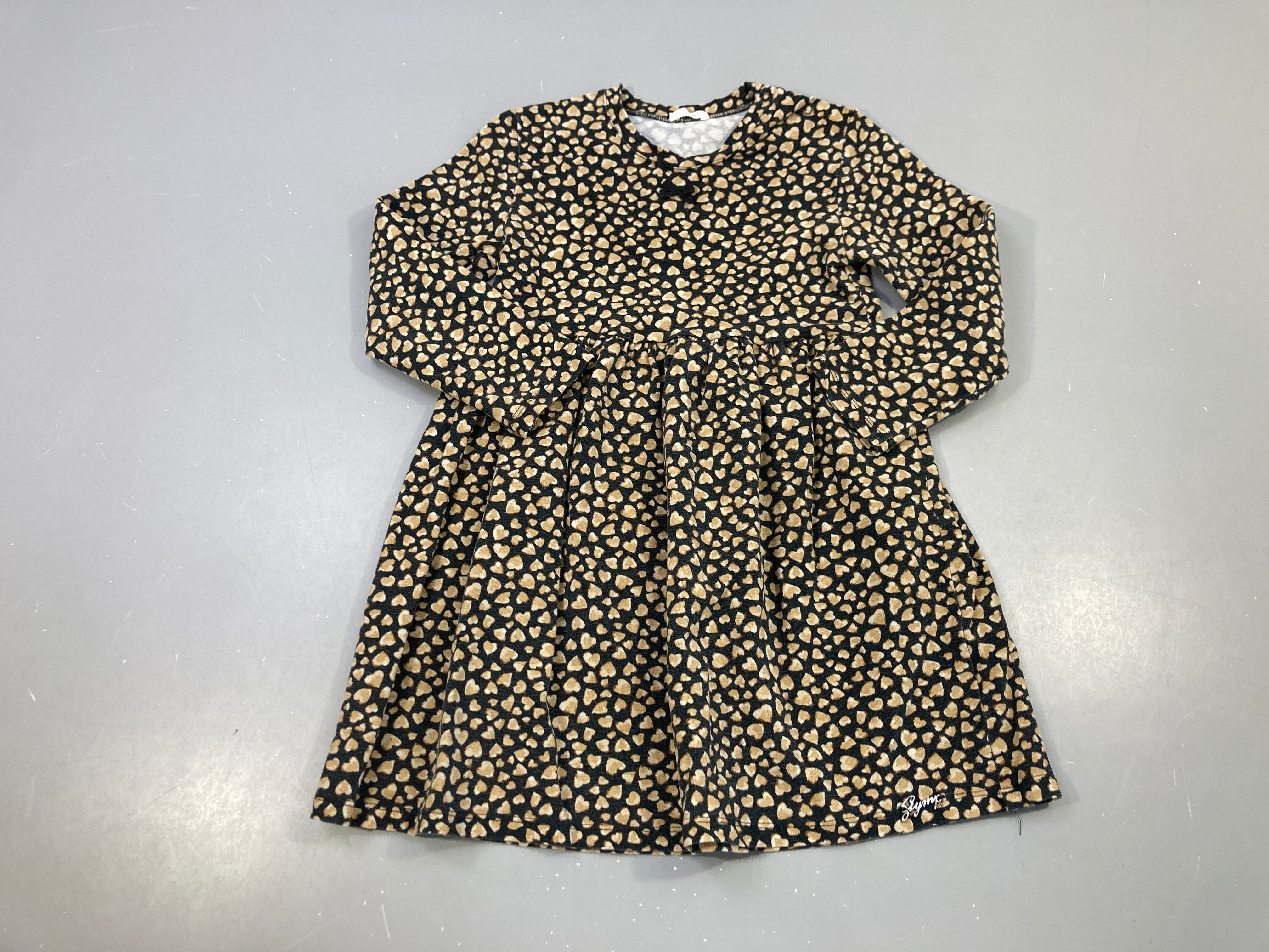 Robe m.l jersey noire coeurs bruns (taille estimée pas d'étiquette)
