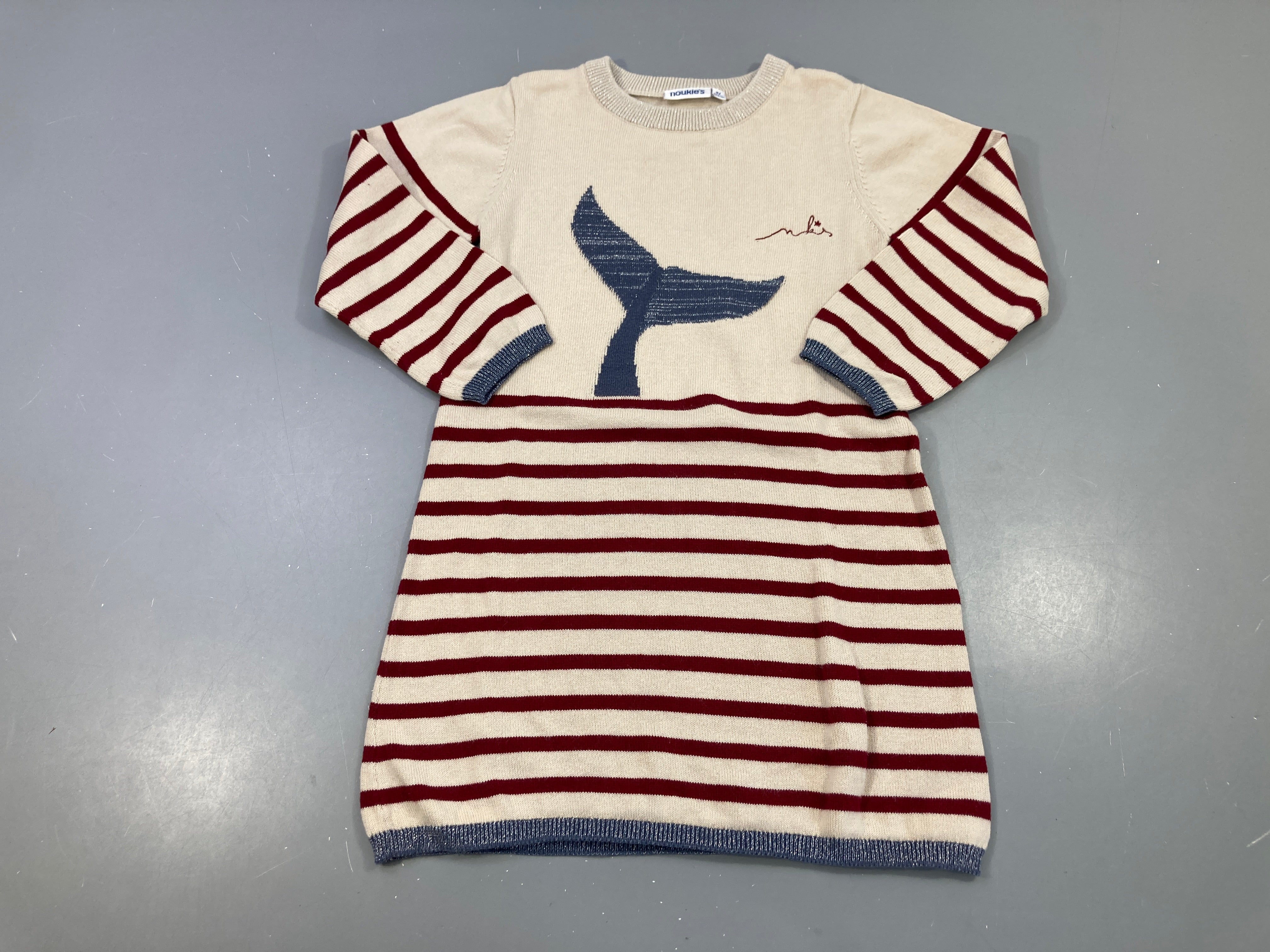 Robe pull m.l beige rayé rouge baleine, légèrement bouloché