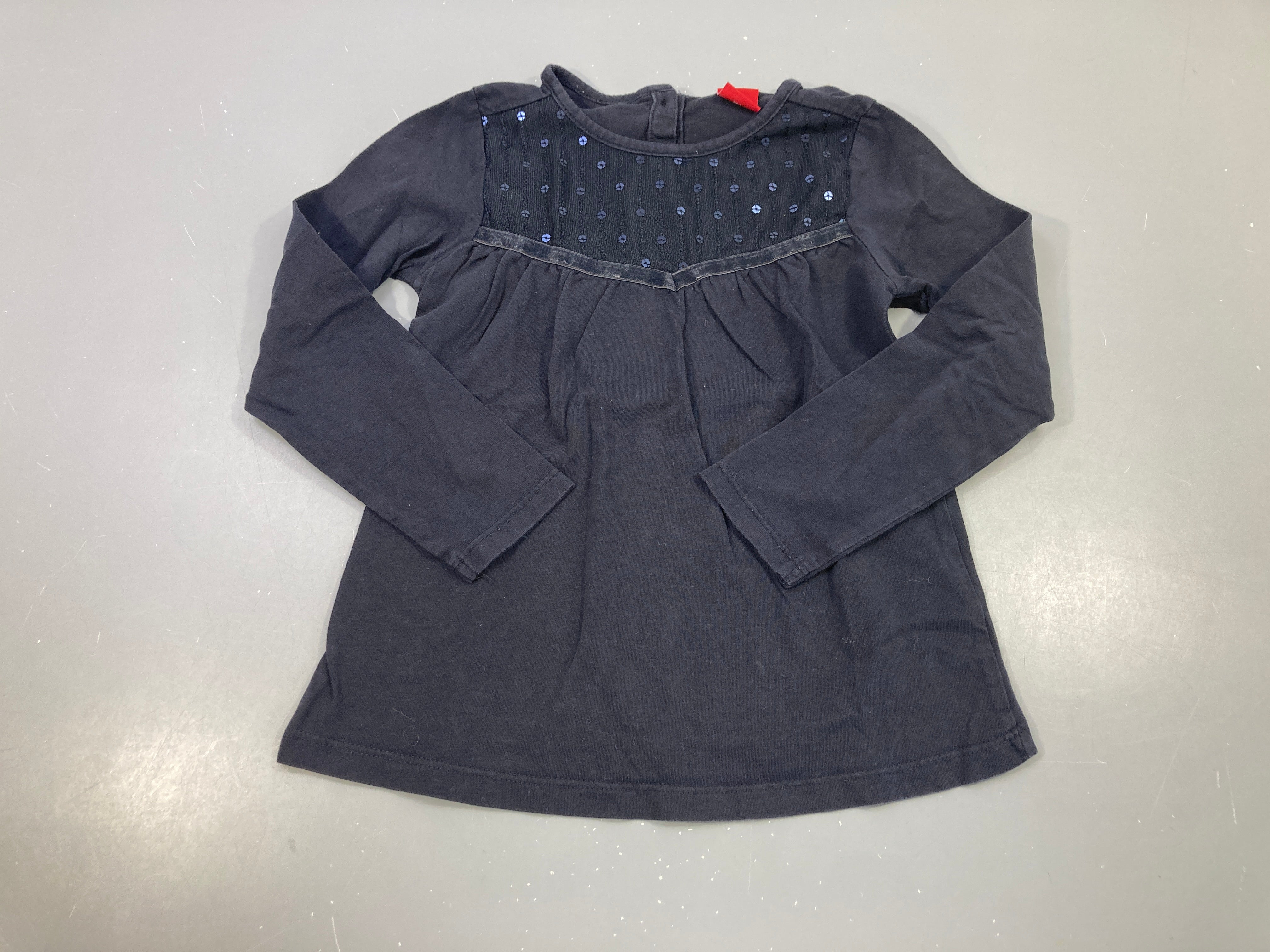T-shirt m.l bleu foncé sequins