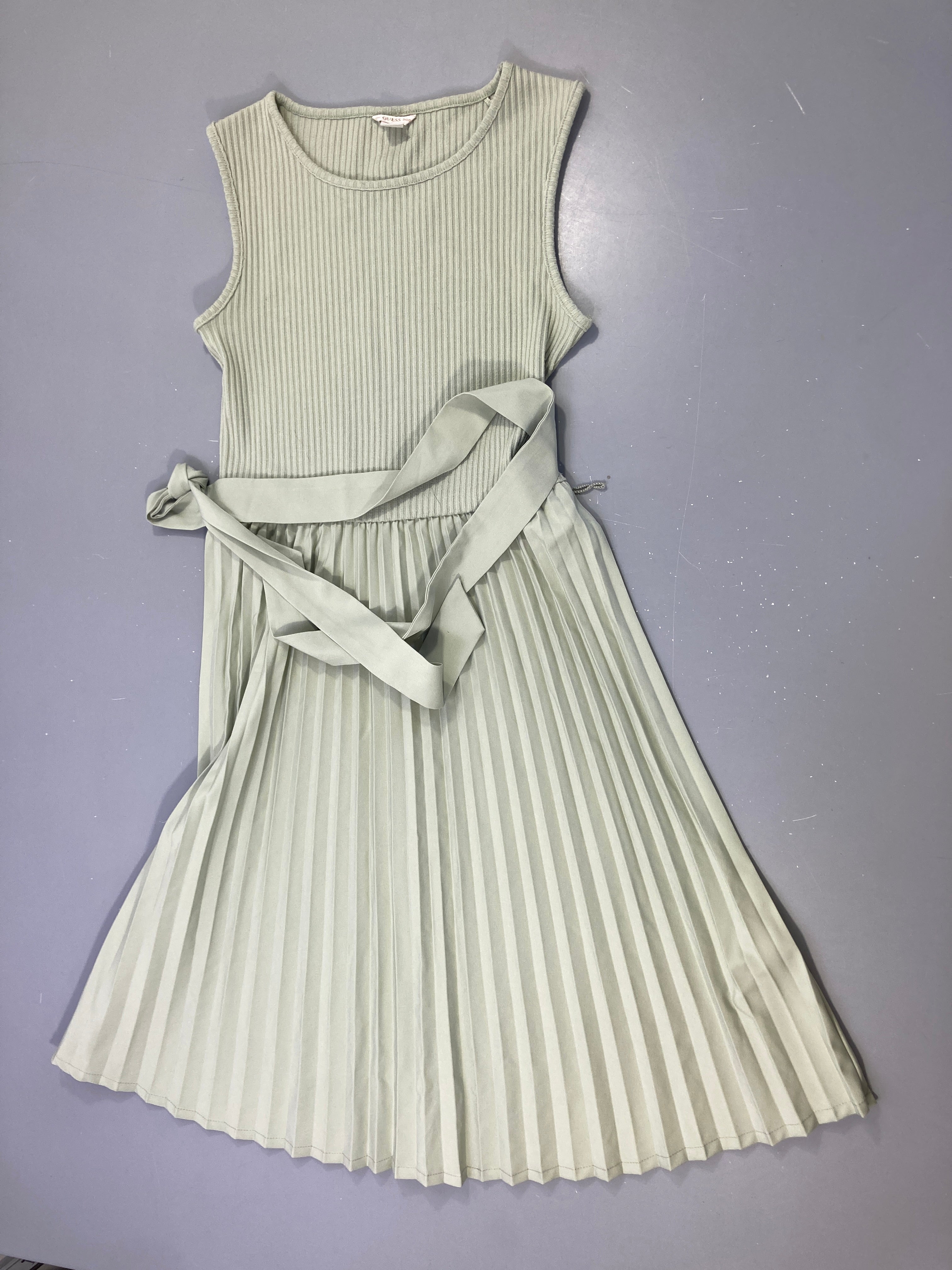 Robe s.m bi-matière verte haut jersey côtelé bas jupe plissée