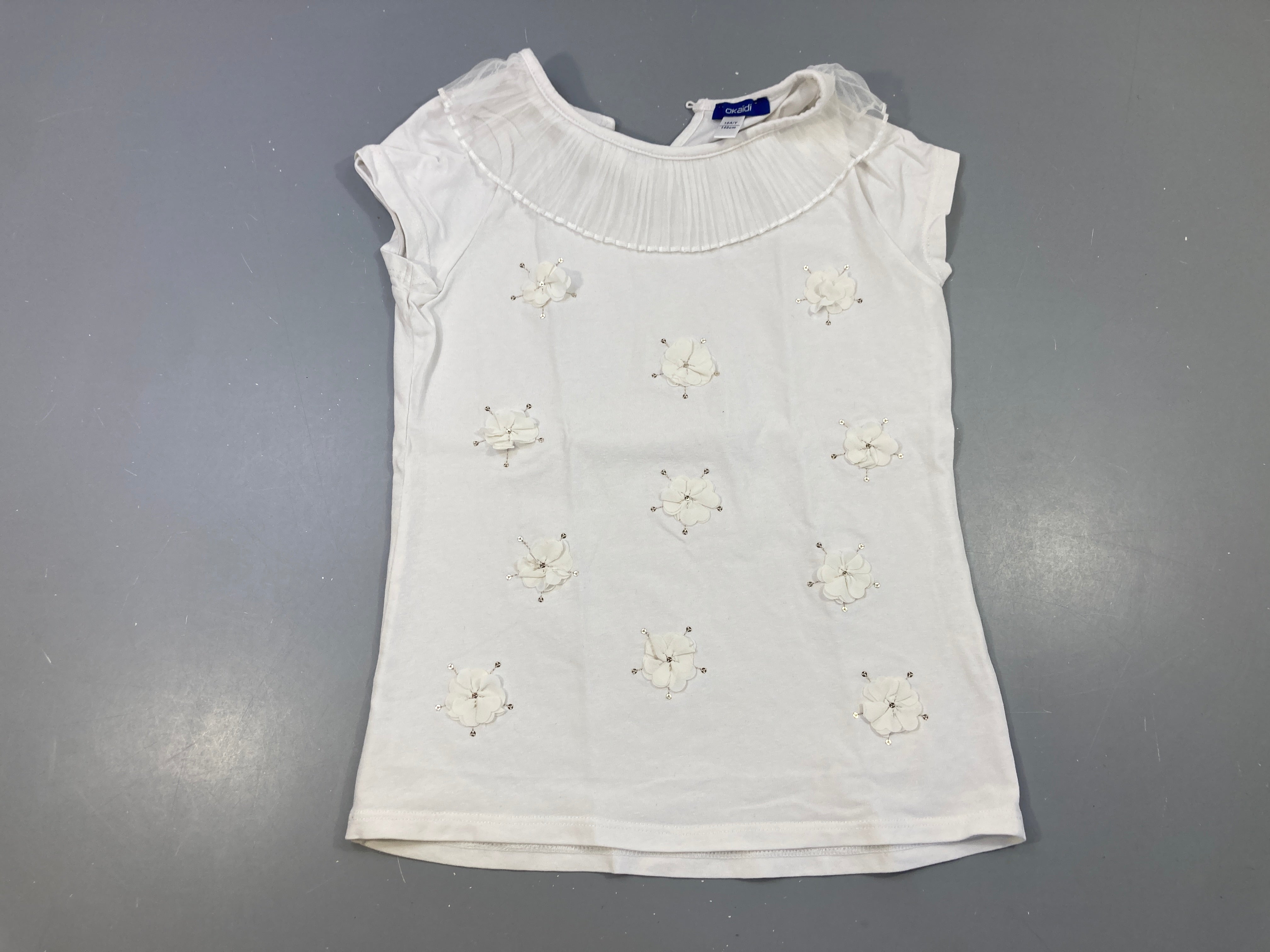 T-shirt m.c blanc fleurs texturées sequins col tulle