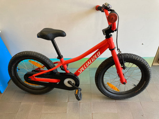 Vélo rouge Specialized Riprock Coaster 16 de 3 à 6a (ou de 95 à 110cm) La selle s'écaille, moins cher chez Petit Kiwi
