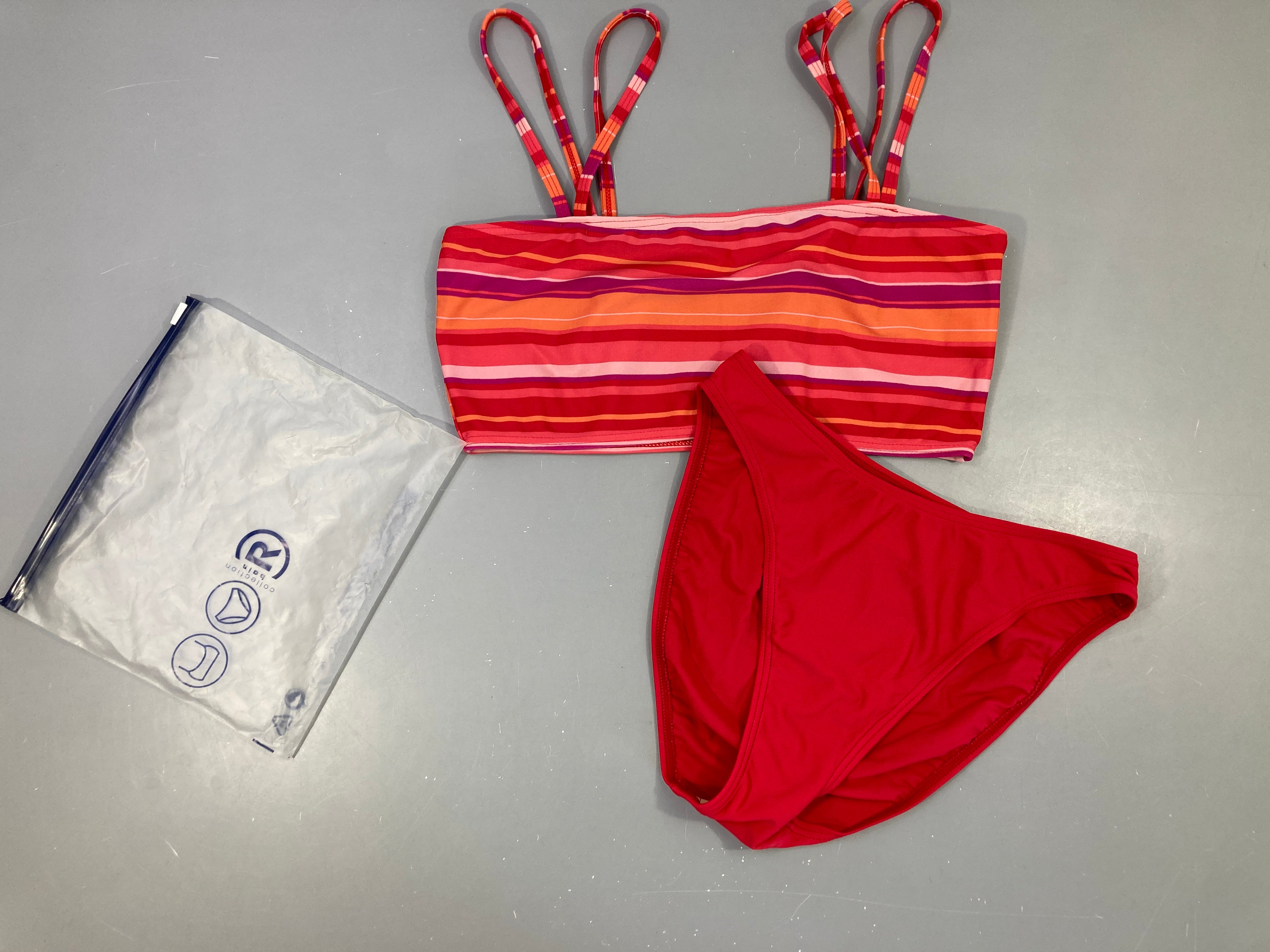 Etat neuf-Bikini rouge haut rayé