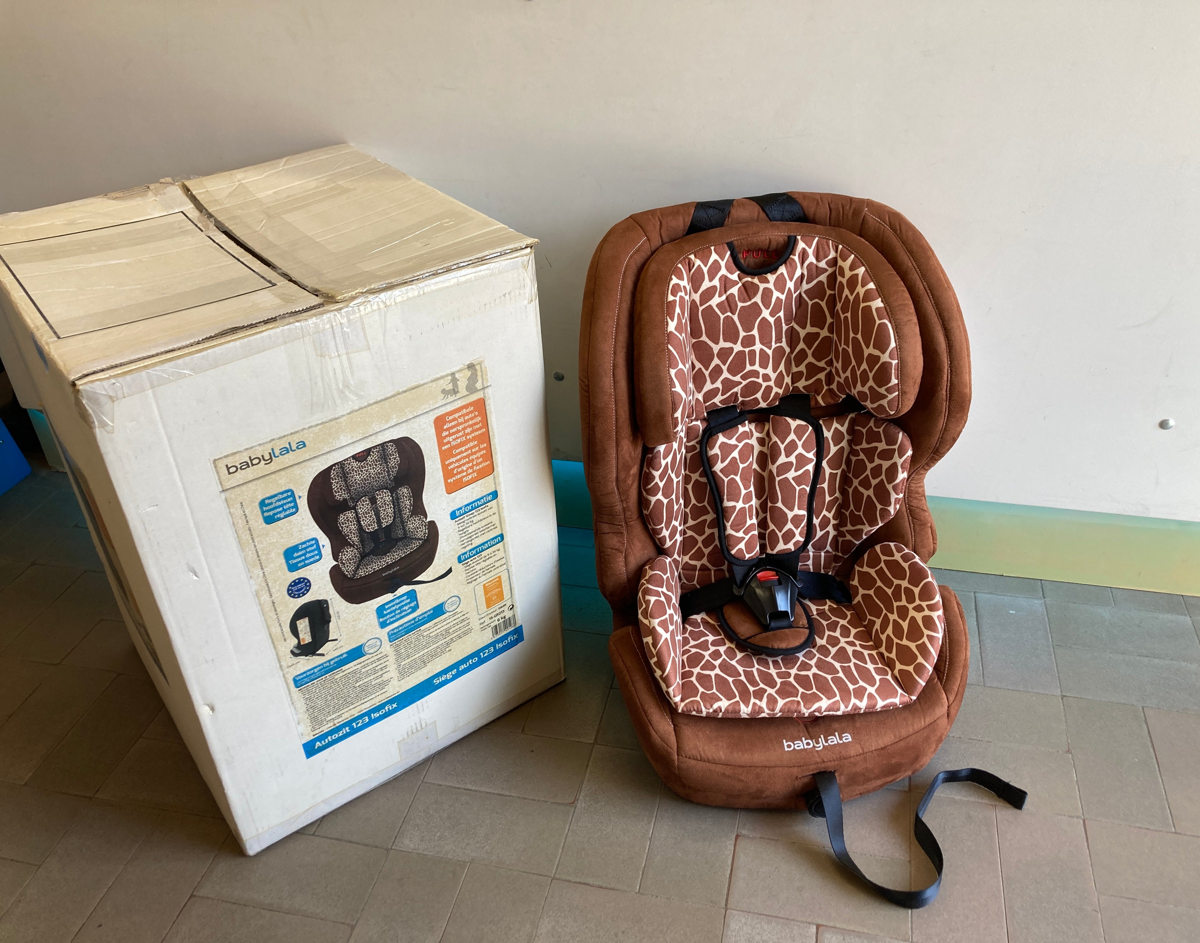 Etat neuf-Servi 1x-Siège auto 123 Isofix Tissu doux  en suède motifs Girafe 9-36kg Babylala