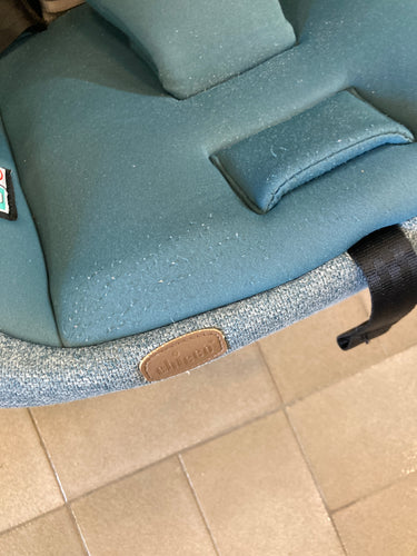 Siège auto évolutif Chicco Bi Seat i-Size Air Teal melange + Base 360° i-Size-Légères auréoles coté appuie-tête et coussinet ceinture & Légèrement bouloche fin assise., moins cher chez Petit Kiwi