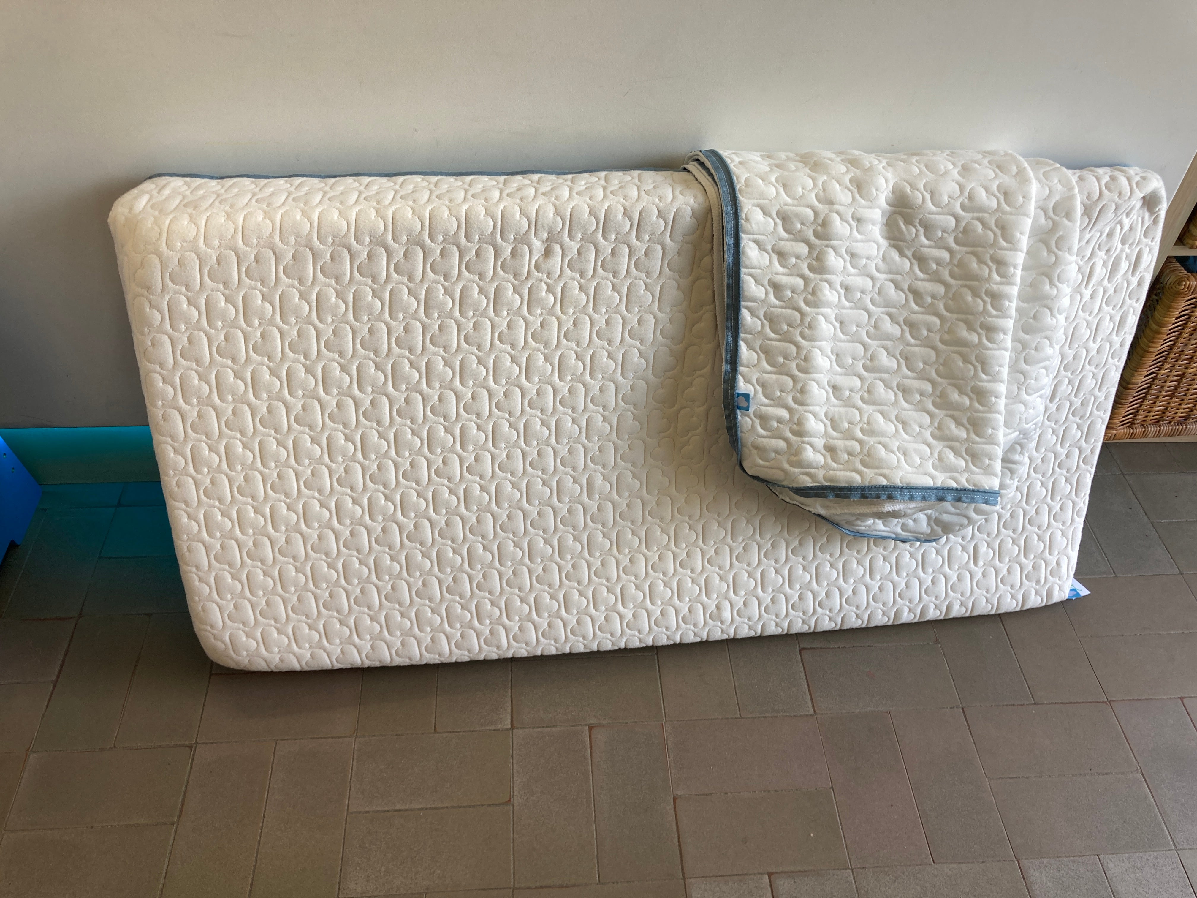 Matelas Aérosleep sleep Safe Evolution 60x120cm transformable en surface inclinée + Housse de rechange à zipper.