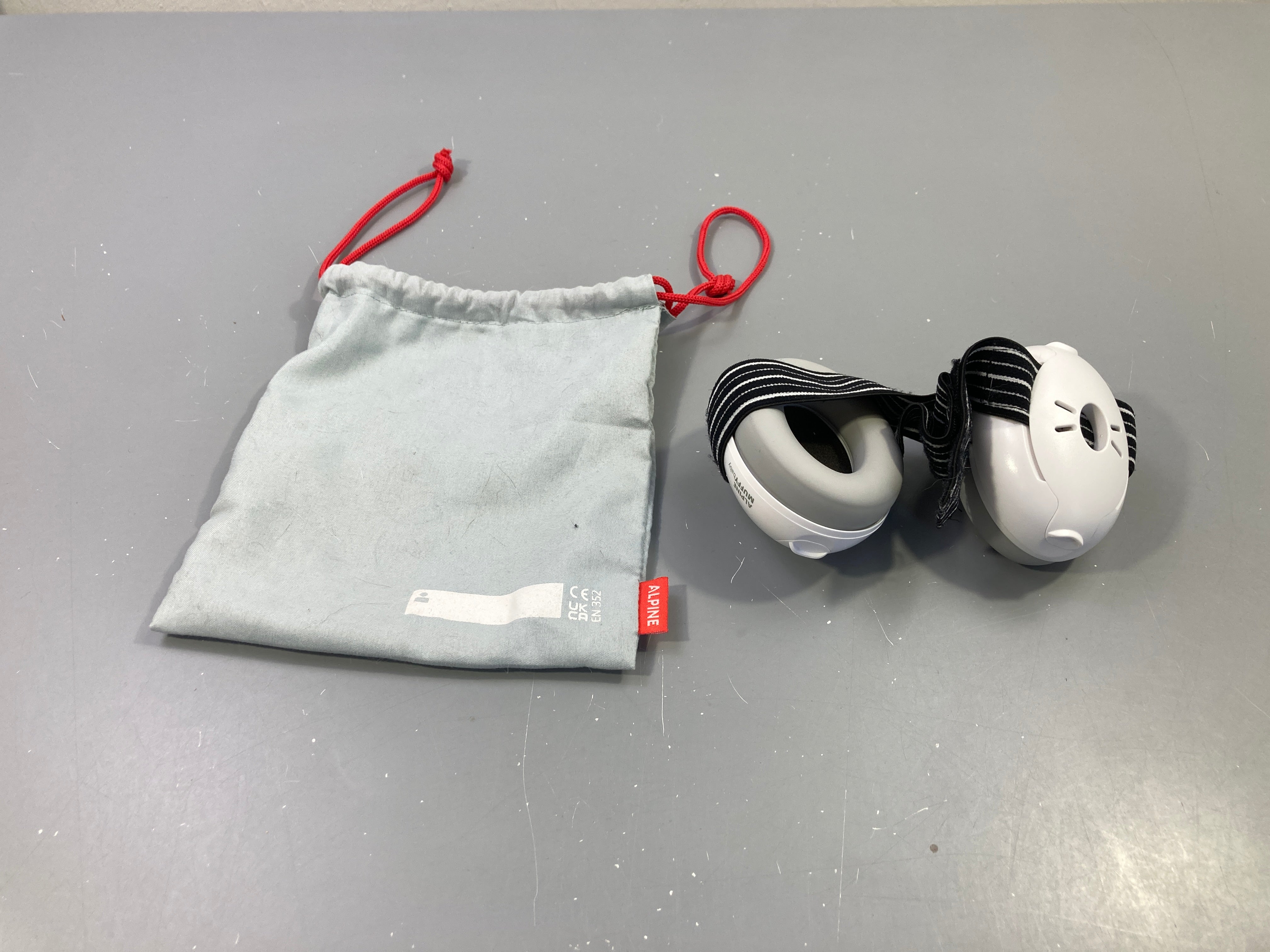Casque anti-bruit Alpine Muffy Baby avec bandeau confortable 3 à 36m