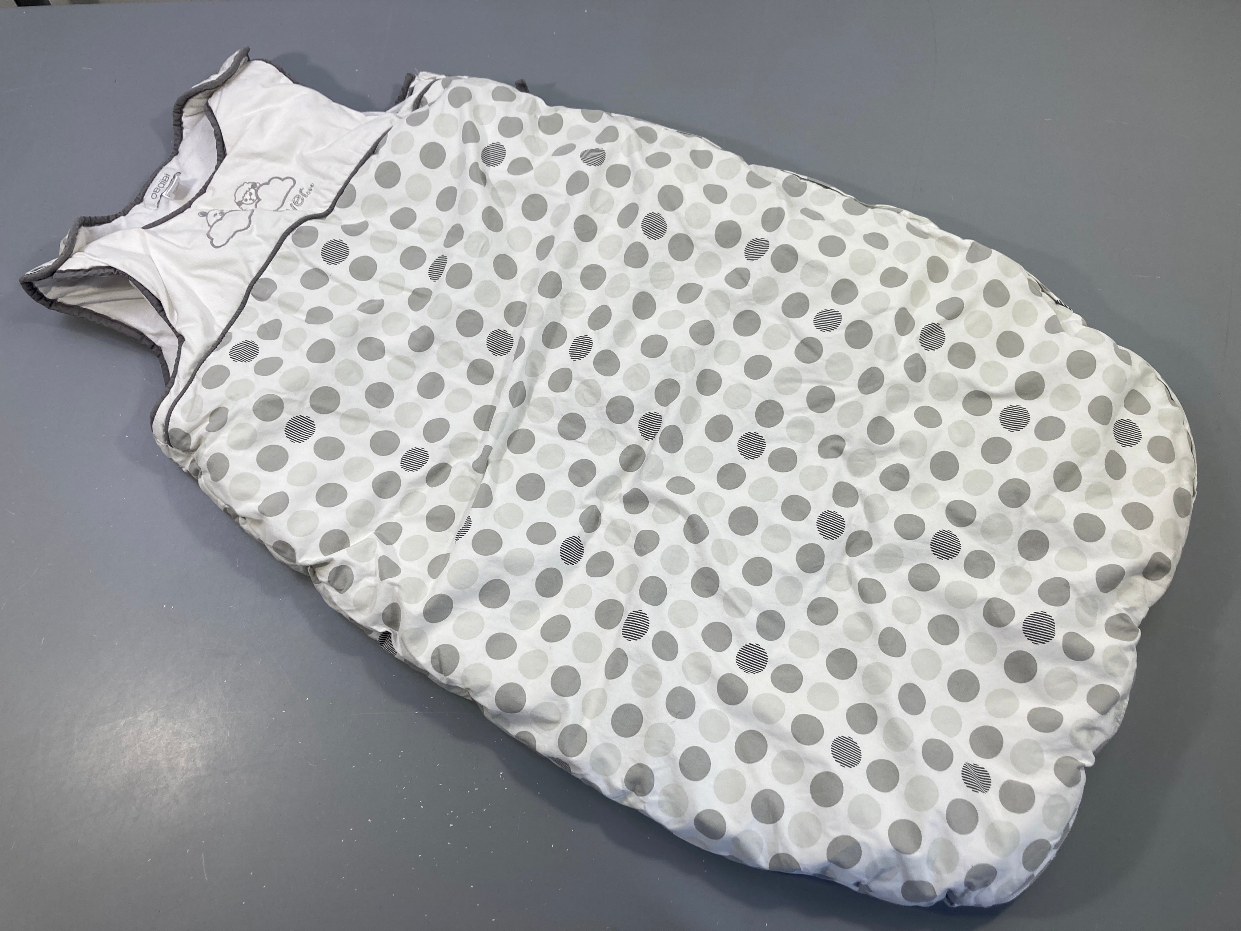 Sac de couchage s.m ouatiné blanc à pois gris , animaux 