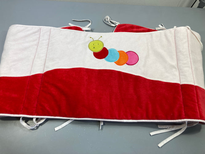 Tour de lit bébé, rouge et blanc , chenille "Jeux d'enfants", moins cher chez Petit Kiwi