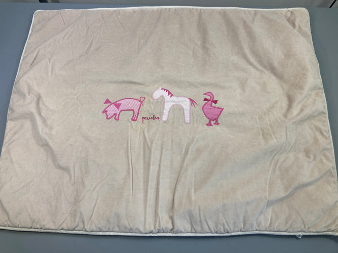 Tapis d'éveil pour bébé beige , 3 animaux roses 66x89cm, moins cher chez Petit Kiwi