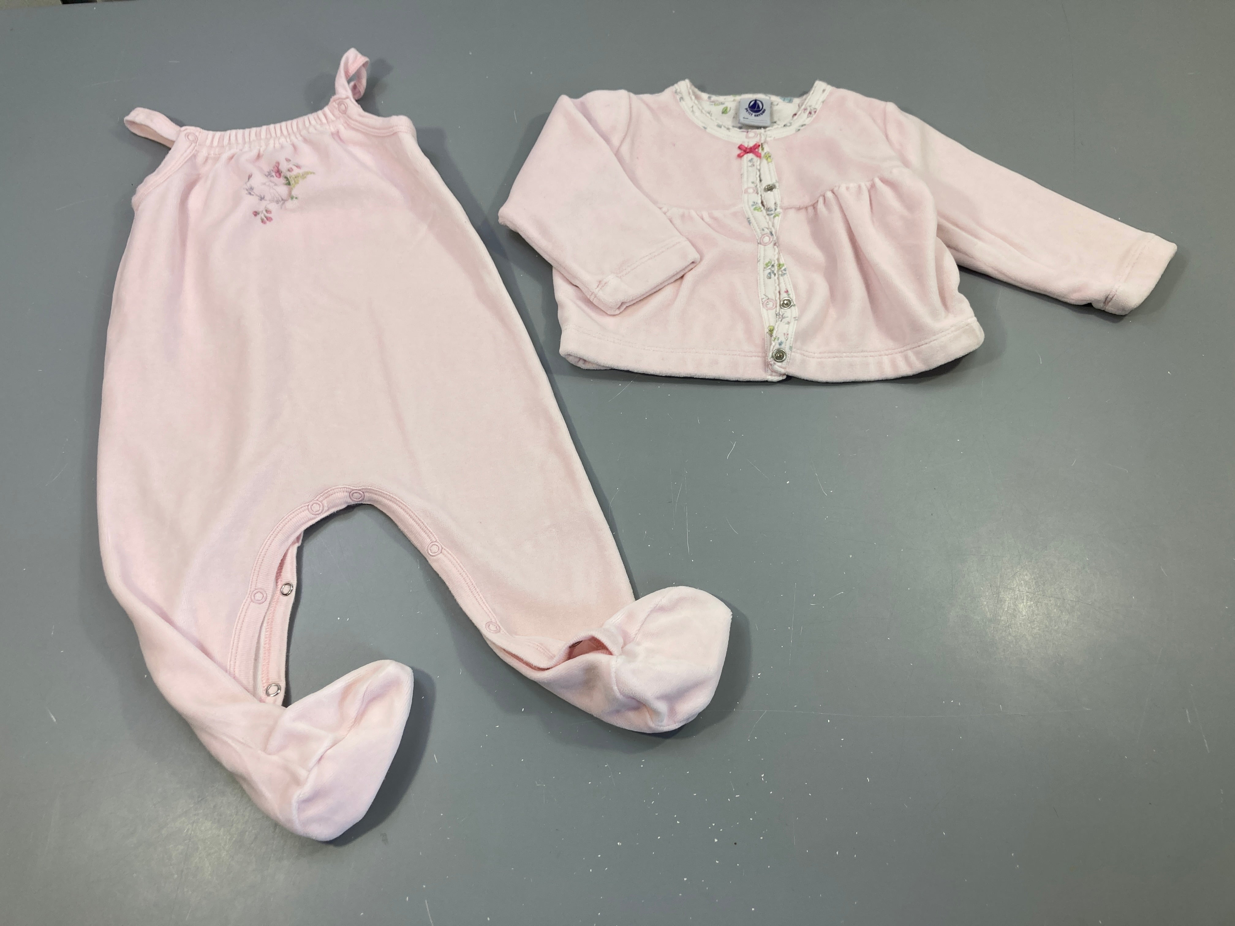 Pyjama velours rose clair petit chat + gilet de pyjama rose (Petit bâteau)