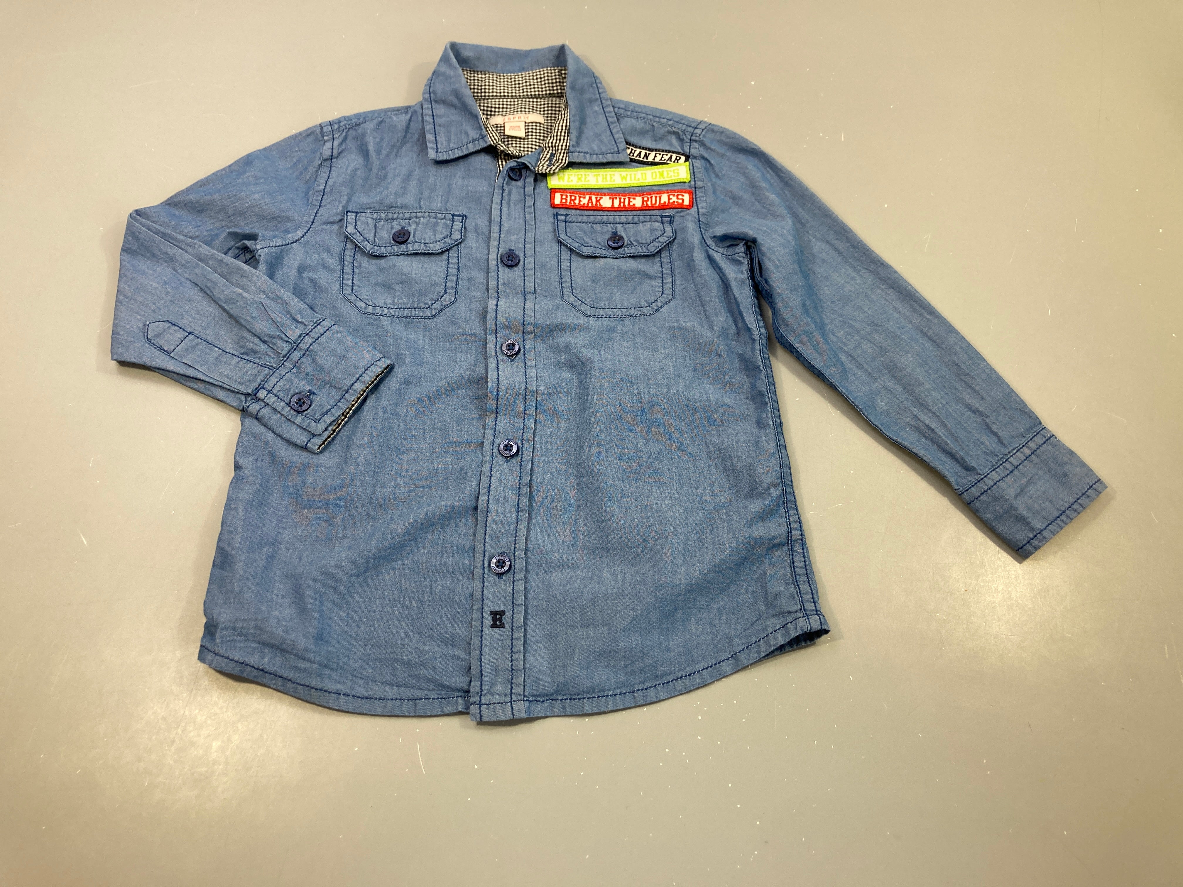 Chemise m.l denim , écussons colorés 