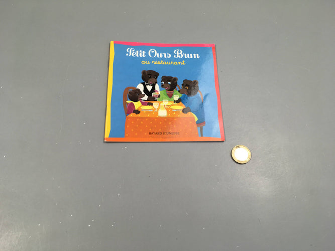 Petit ours brun au restaurant, moins cher chez Petit Kiwi