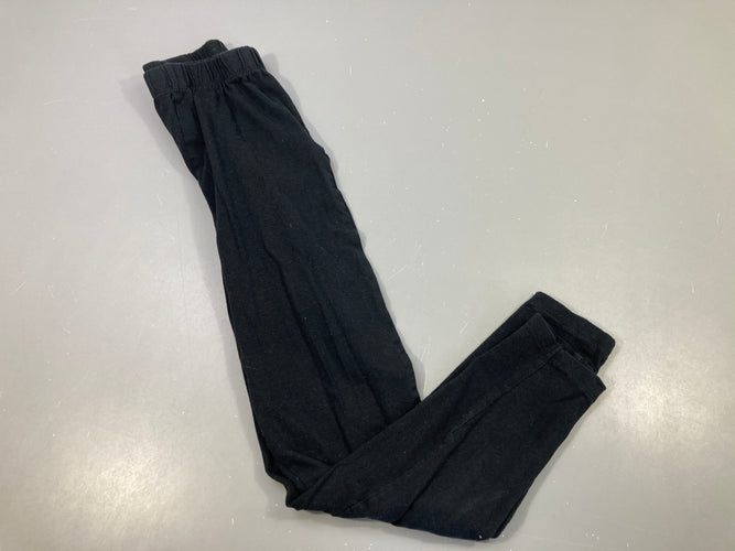 Legging noir , légèrement usé au genou, moins cher chez Petit Kiwi