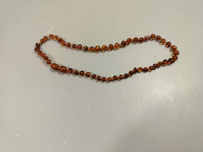 Collier d'ambre, moins cher chez Petit Kiwi