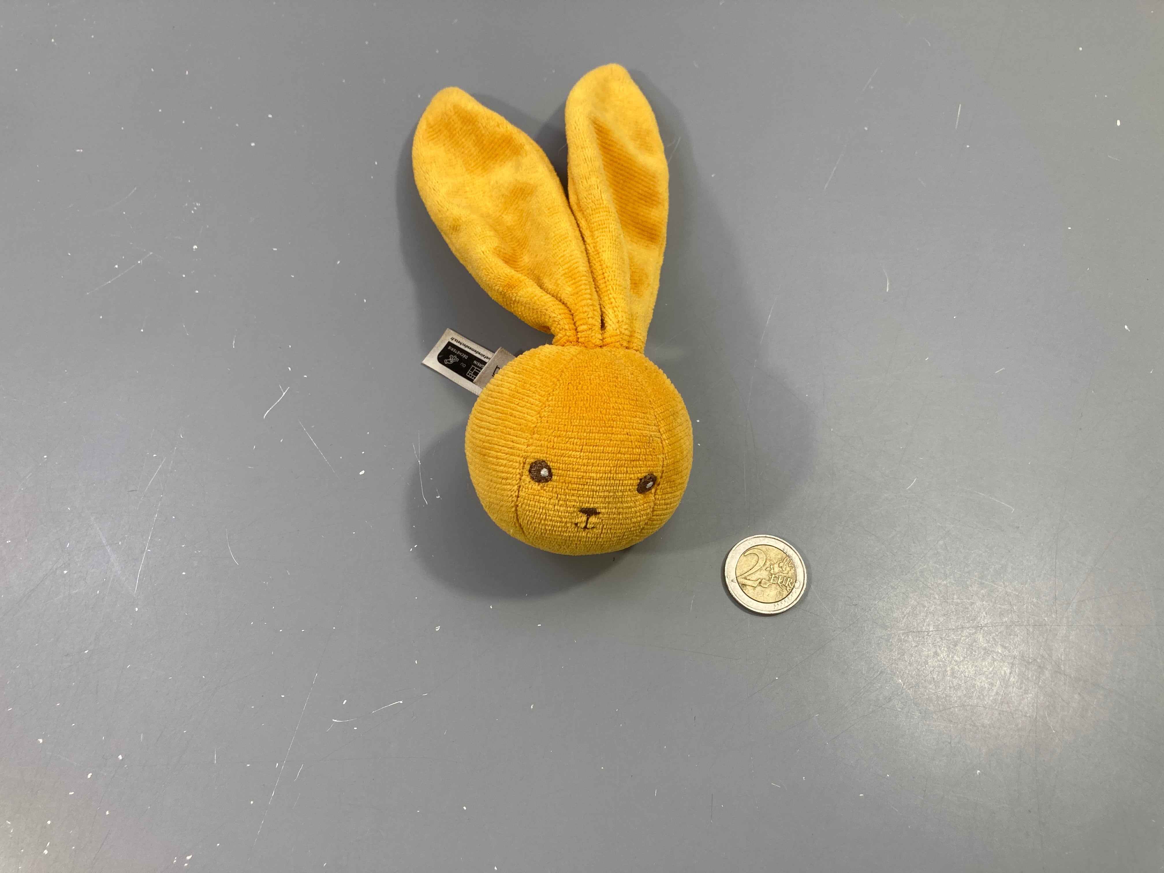 Hochet textile lapin jaune grelot Kaloo