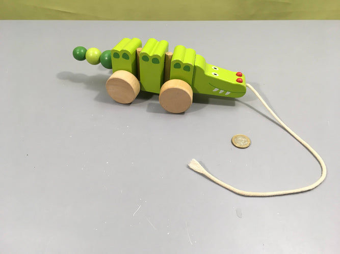 Crocodille à tirer en bois, Oscille en avançant-reculant, moins cher chez Petit Kiwi