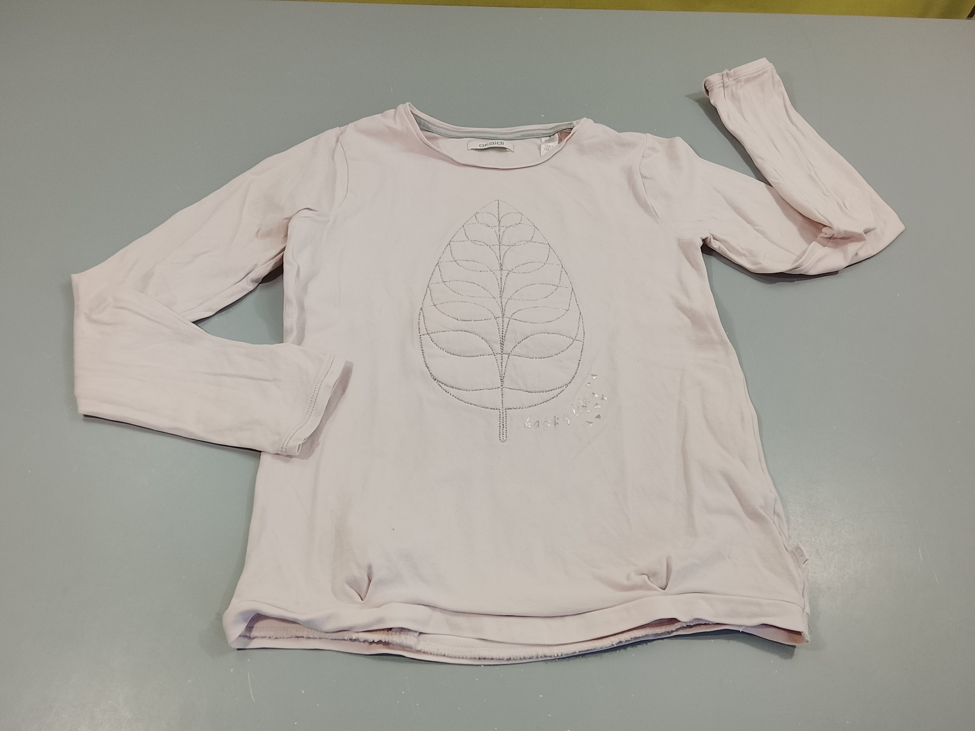 T-shirt m.l rose pâle , feuille argentée