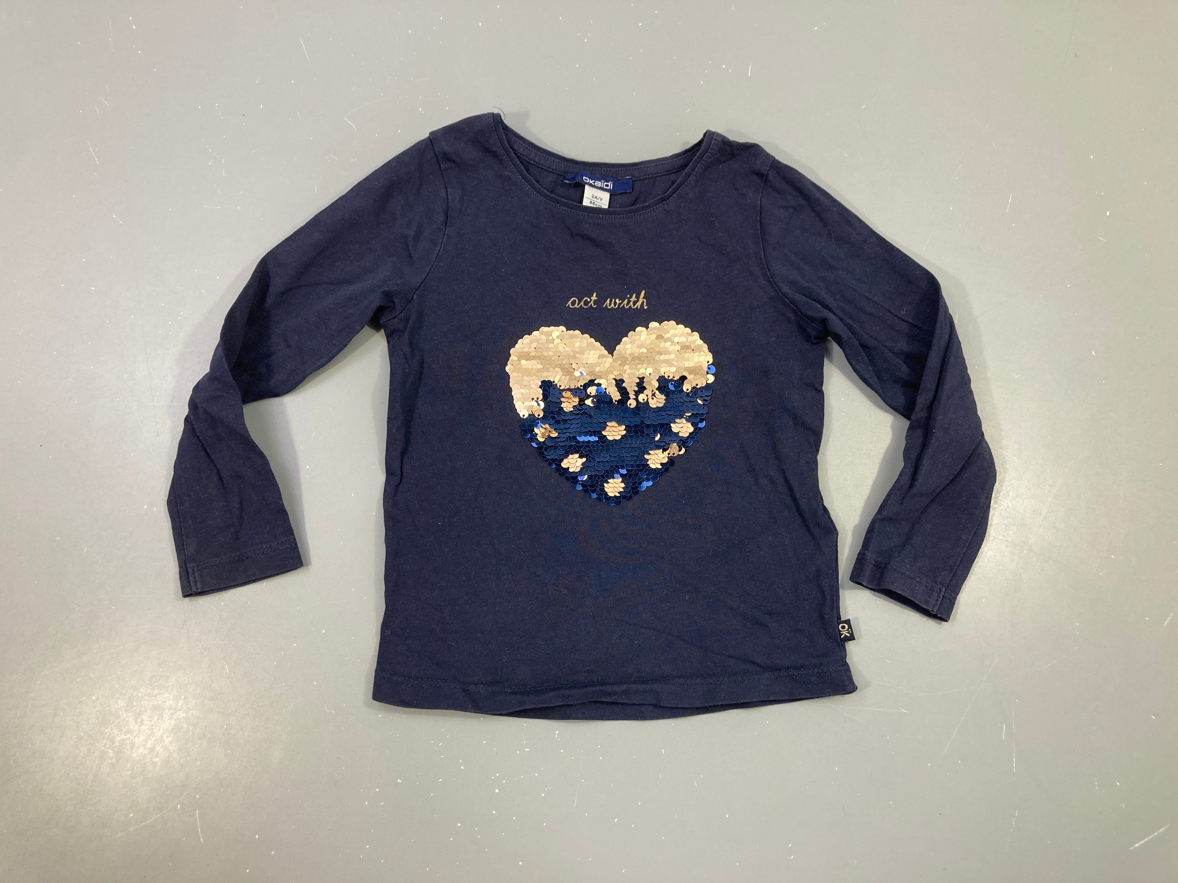 T-shirt m.l bleu foncé coeur sequins réversibles