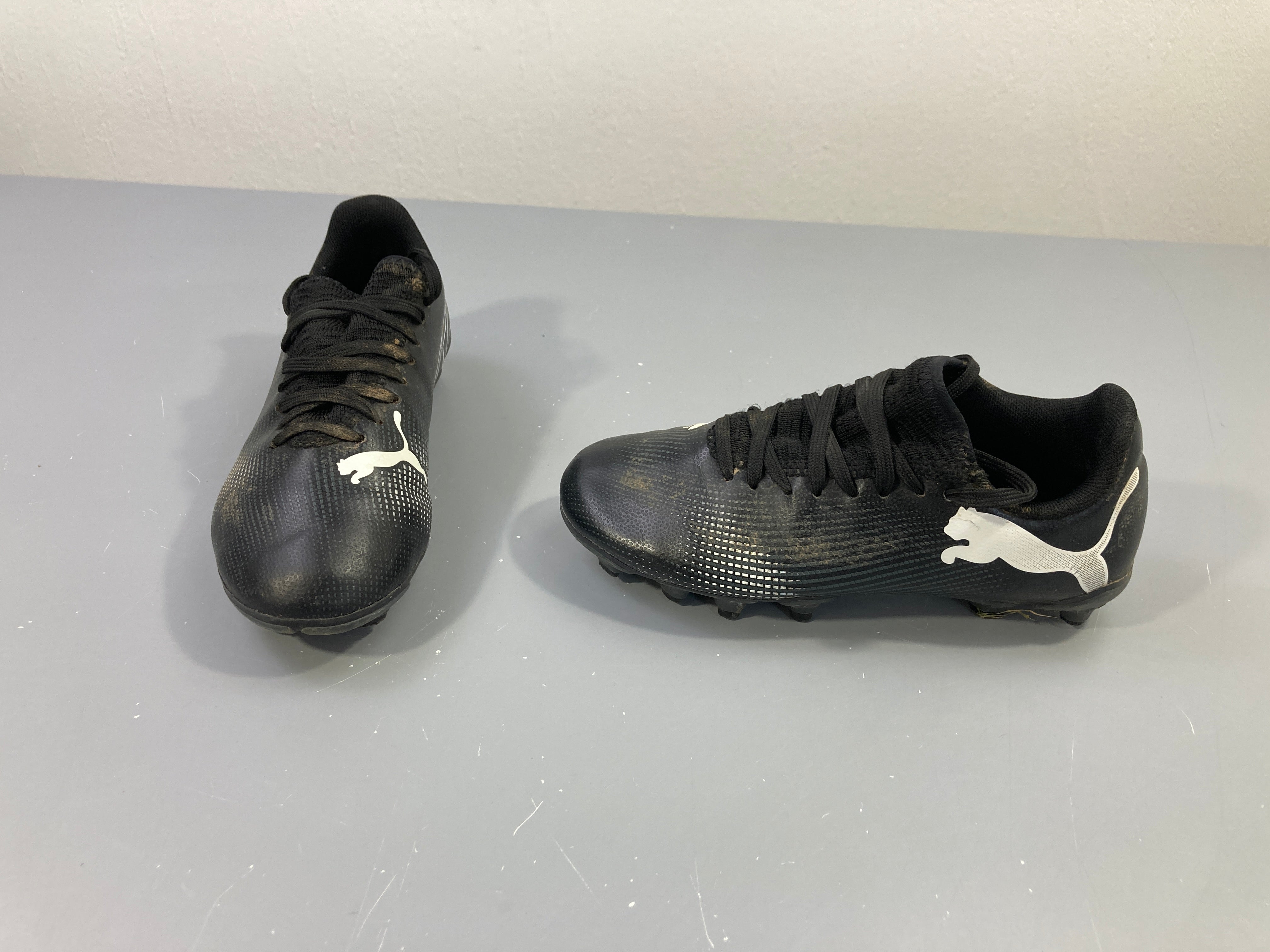 Chaussures de foot (terrains secs ou artificiels)  Puma Future 7 play A rafraichir