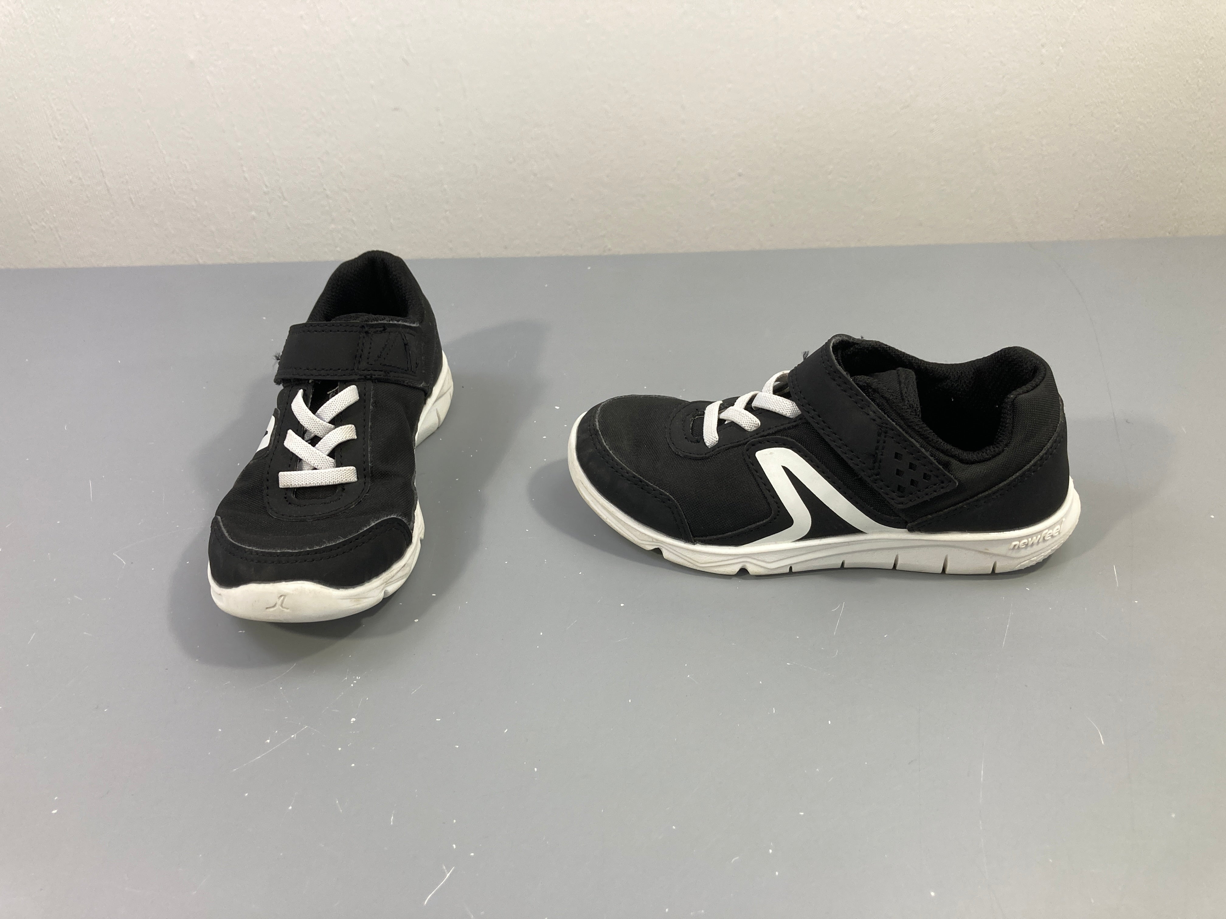 Baskets Newfeel PW 100 noir et blanc