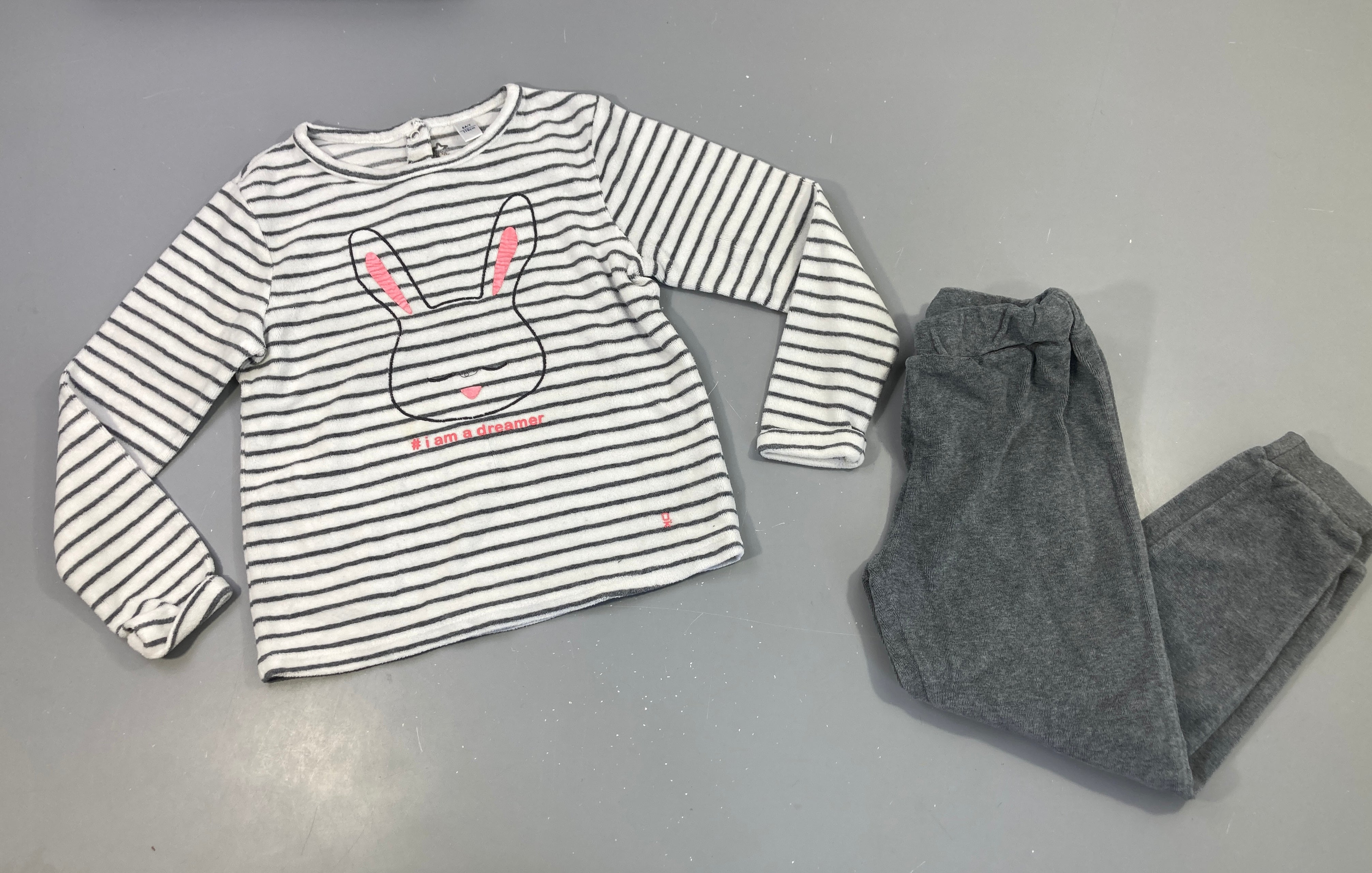 Pyjama 2pcs velours blanc rayé gris lapin