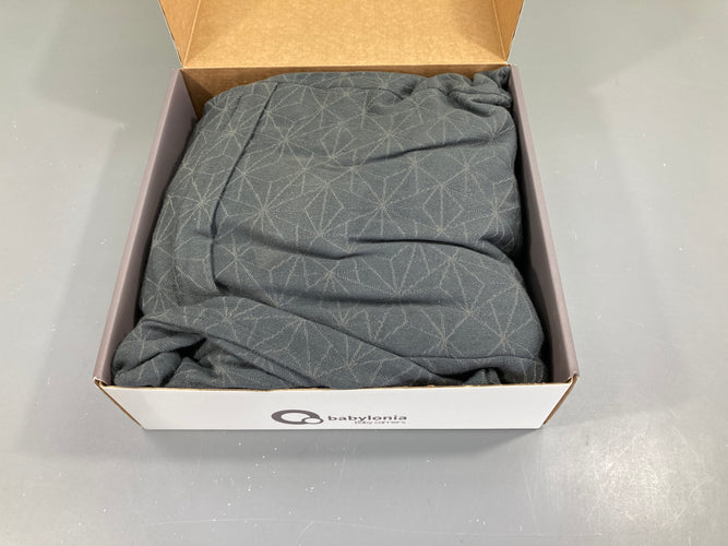 Porte bébé BB.TAI 998 Geo Grey, moins cher chez Petit Kiwi