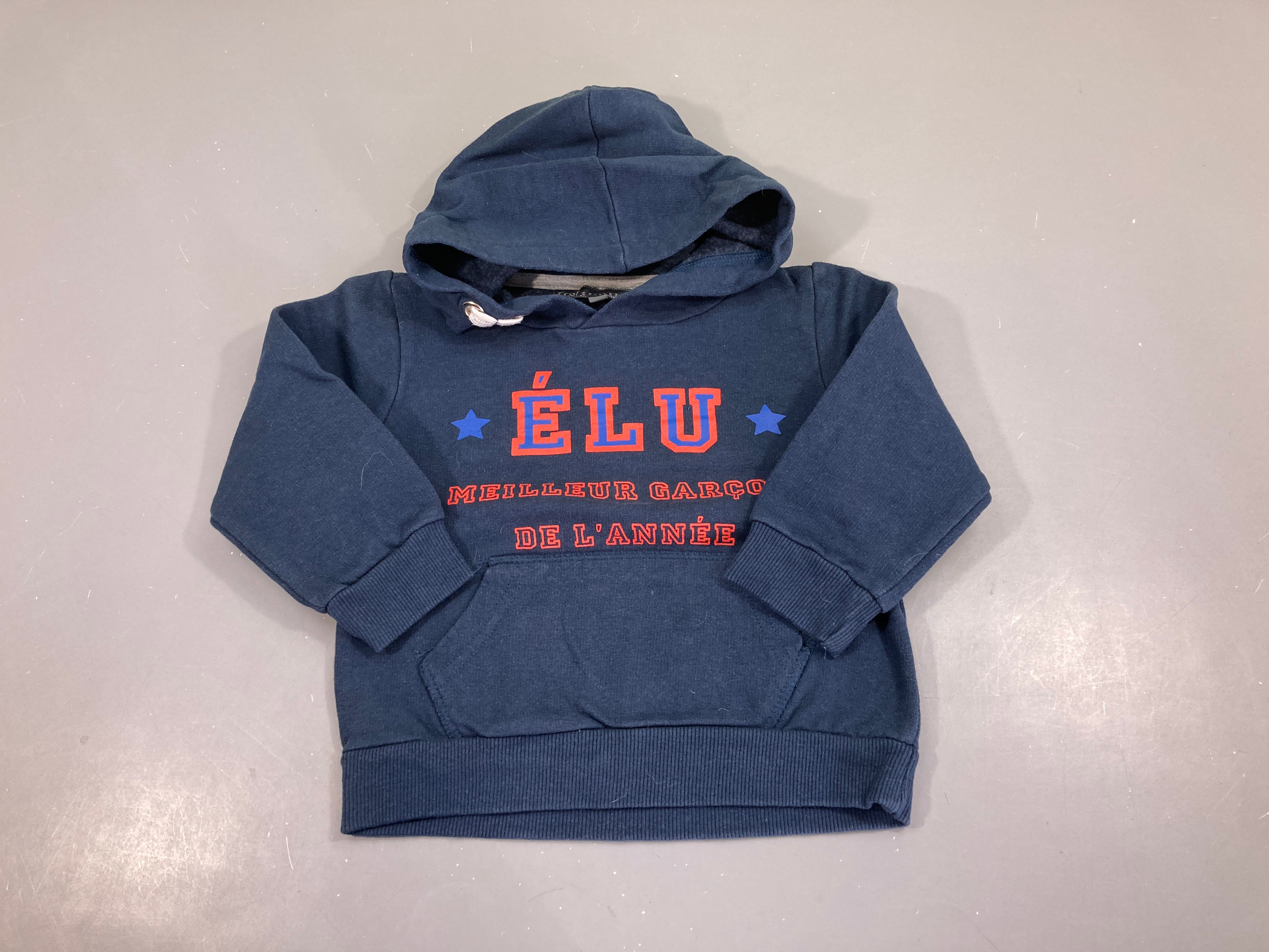 Sweat bleu foncé à capuche Elu meilleur garçon, légèrement bouloché