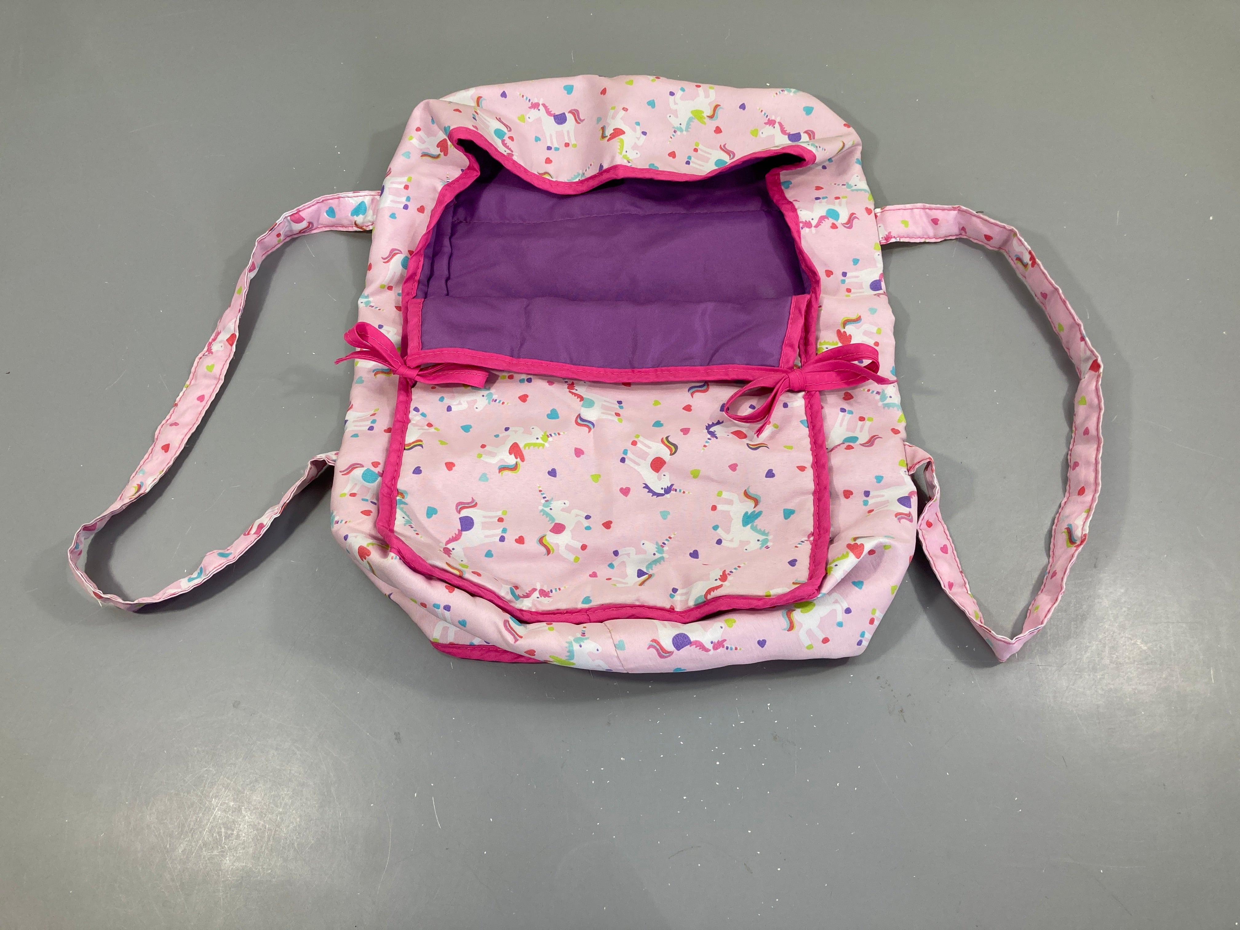 Couffin pour poupée textile rose licornes