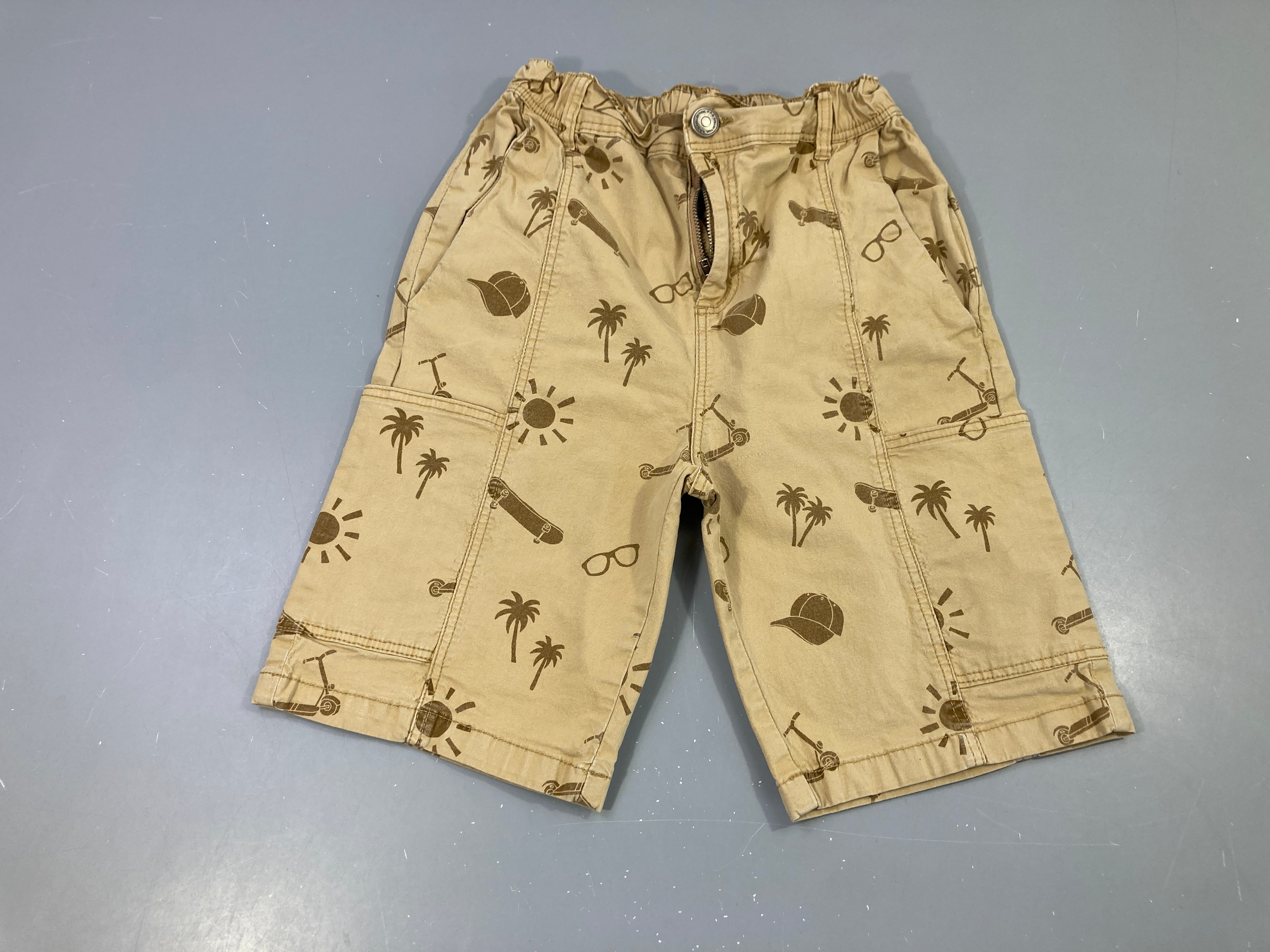 Bermuda beige motifs été skate