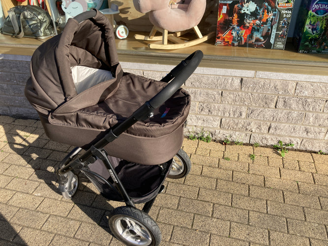 Poussette duo Ur.ban gris/rose, assise (manque barre à l'avant) + nacelle + siège coque Pebble Maxi-Cosy (sans adaptateurs) + chancelière, moins cher chez Petit Kiwi