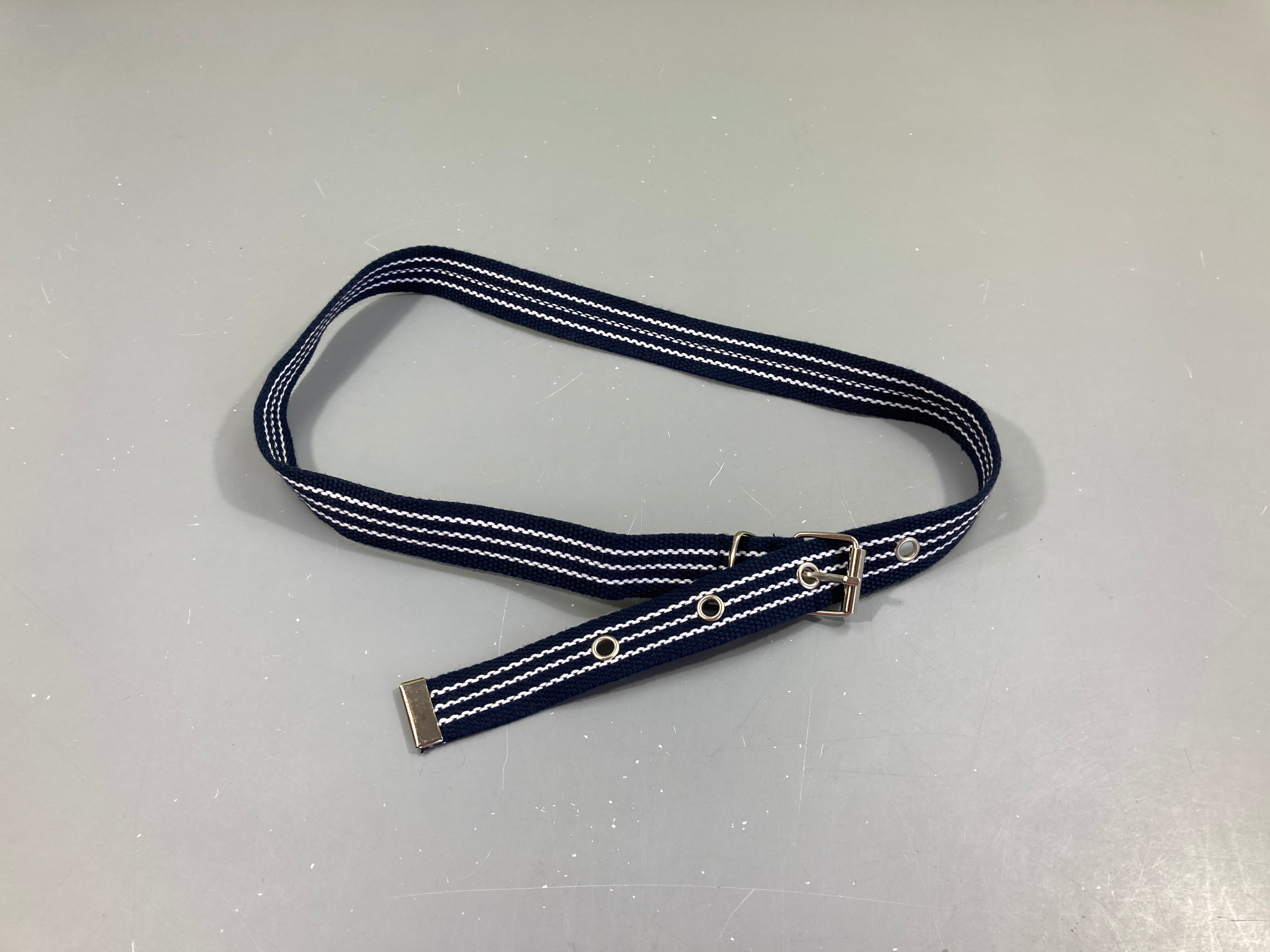 Ceinture bleu marine rayé blanc
