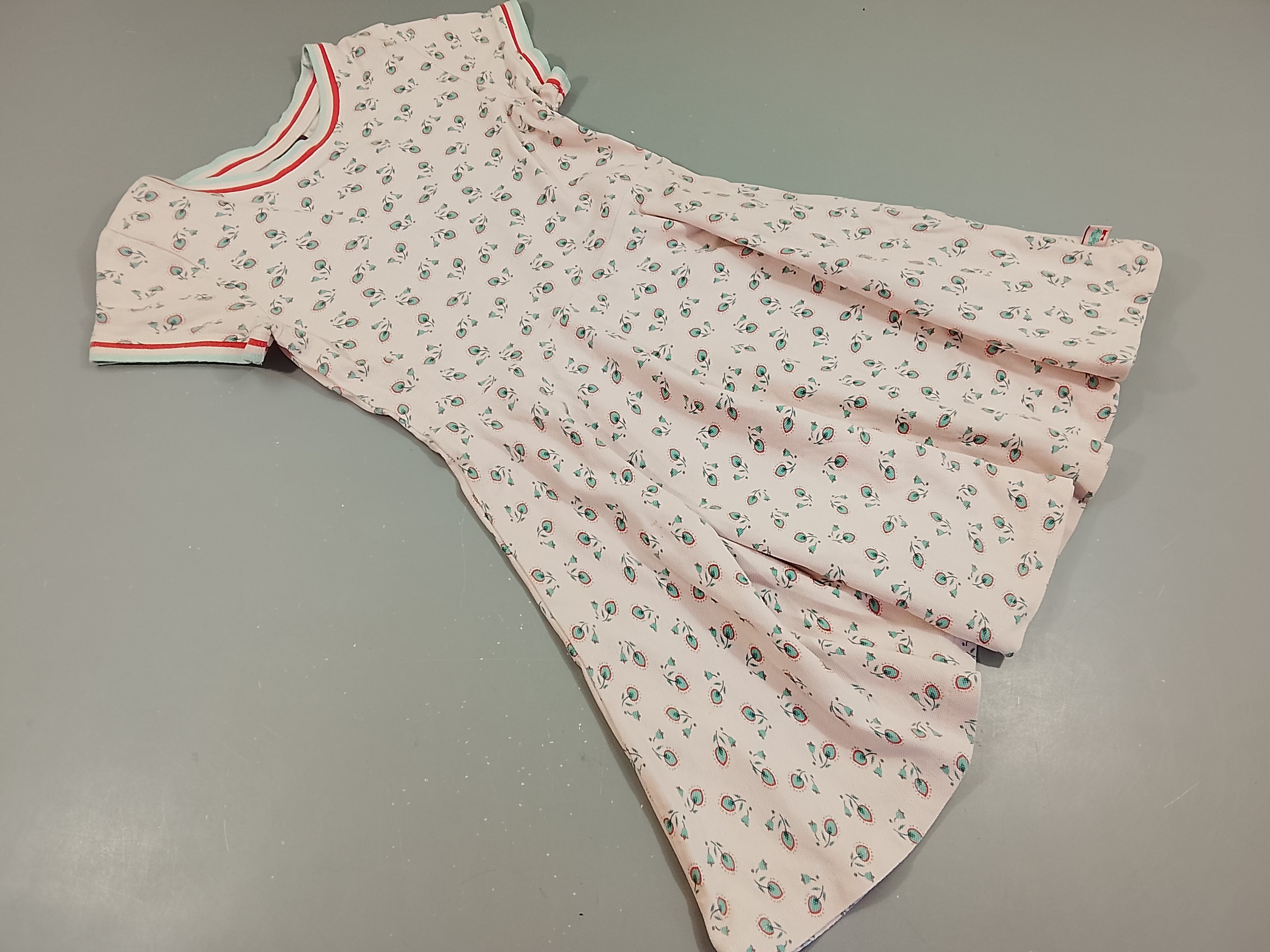 Robe m.c matière polo rose clair à fleurs