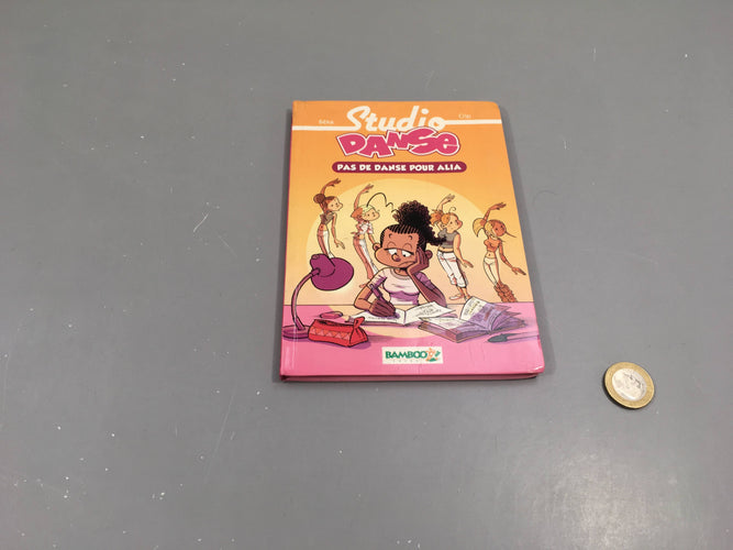 Studio danse, pas de danse pour Alia, moins cher chez Petit Kiwi