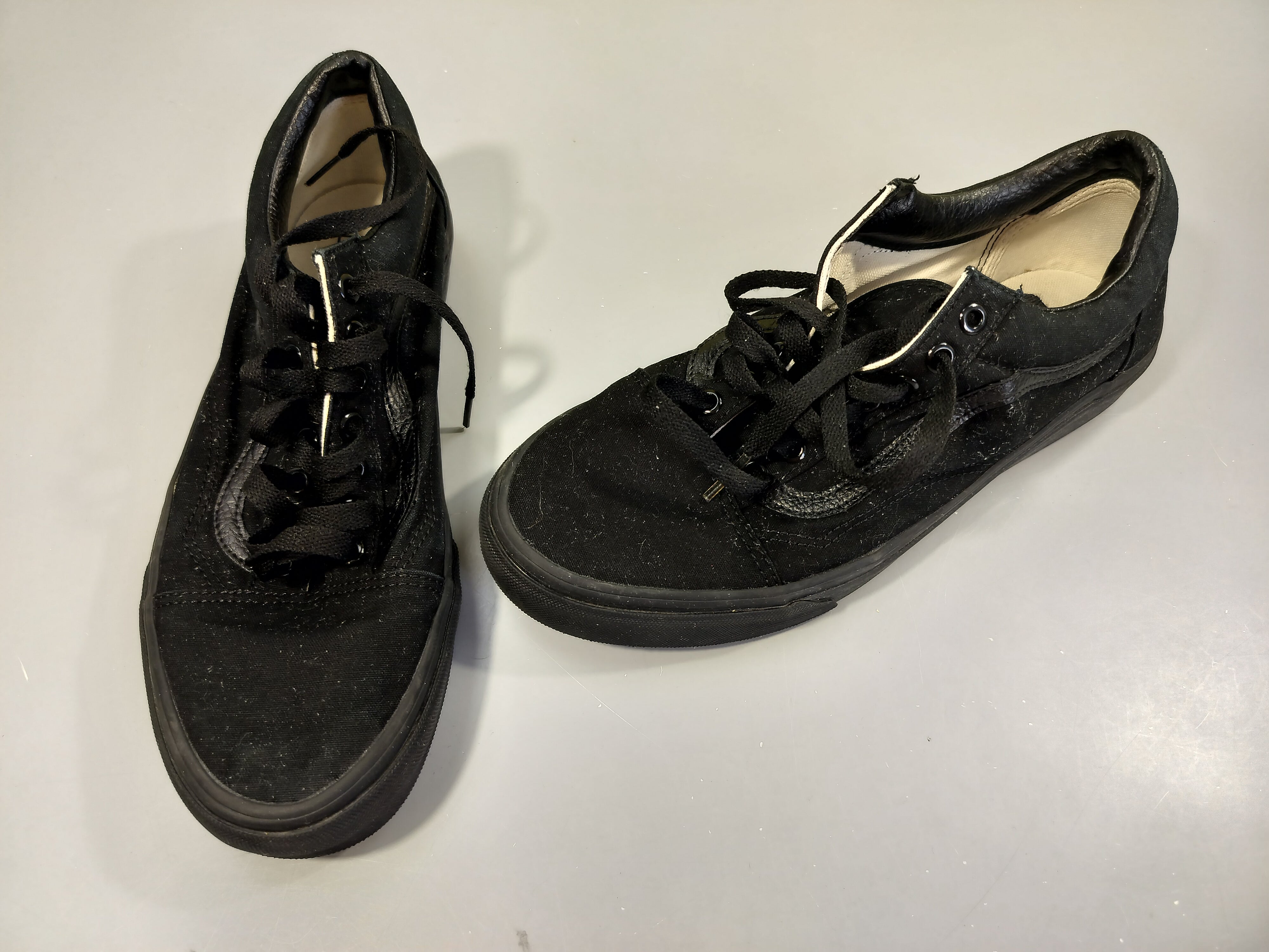 Chaussures en toiles noires Vans off de Wall -43